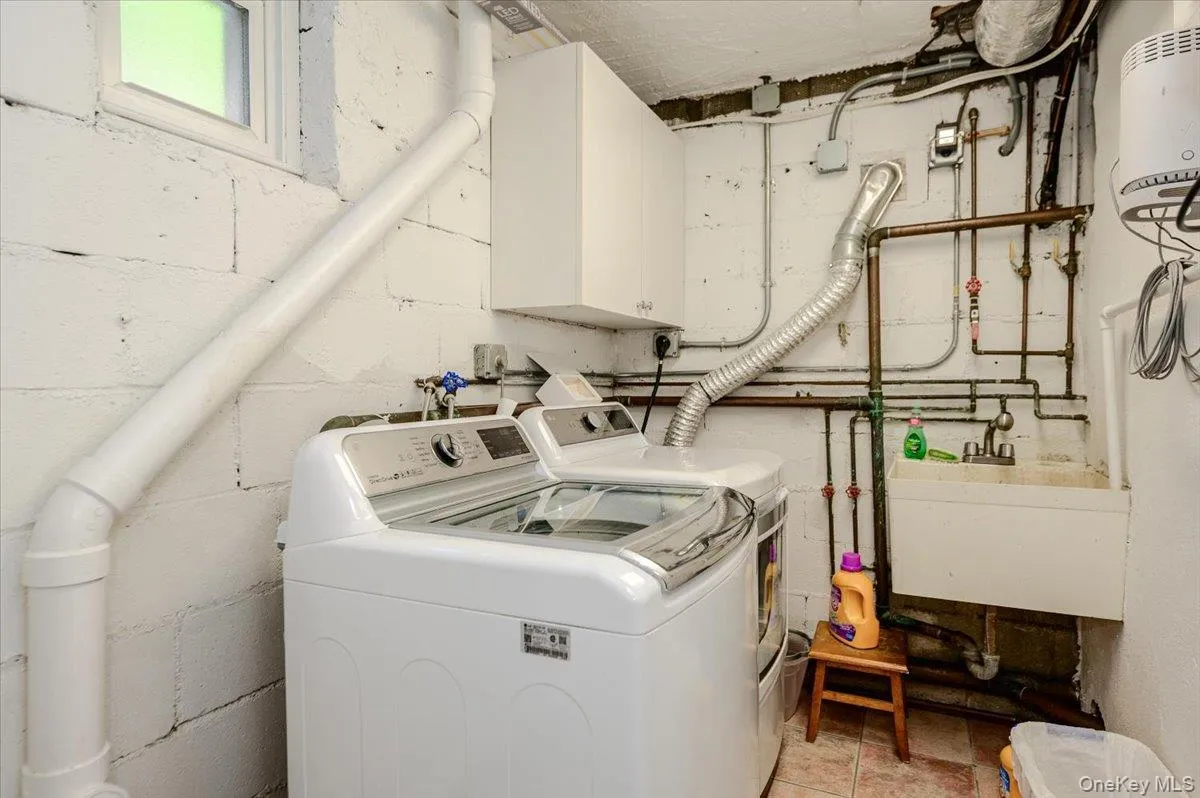 185 Jefferson Avenue, Mount Pleasant, NY, 4 Bedrooms Bedrooms, 10 Rooms Rooms,3 BathroomsBathrooms,Residential,For Rent,Jefferson,0,1008632 185 Jefferson Avenue, Mount Pleasant, NY, 4 Bedrooms Bedrooms, 10 Rooms Rooms,3 BathroomsBathrooms,Residential,For Rent,Jefferson,0,1008632