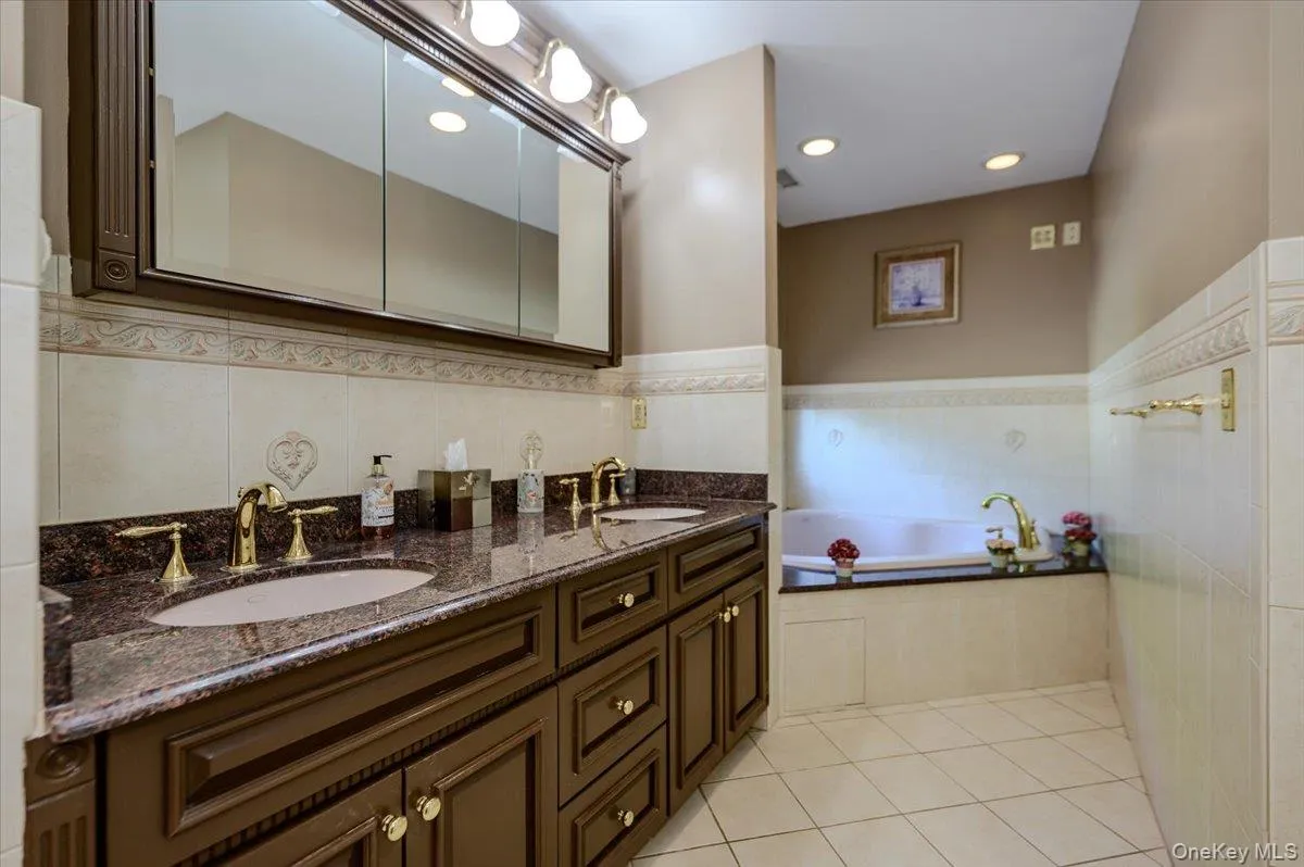 185 Jefferson Avenue, Mount Pleasant, NY, 4 Bedrooms Bedrooms, 10 Rooms Rooms,3 BathroomsBathrooms,Residential,For Rent,Jefferson,0,1008632 185 Jefferson Avenue, Mount Pleasant, NY, 4 Bedrooms Bedrooms, 10 Rooms Rooms,3 BathroomsBathrooms,Residential,For Rent,Jefferson,0,1008632