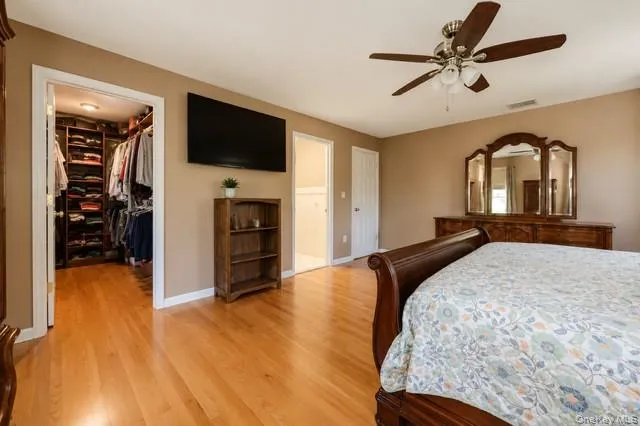 Walk in closet Walk in closet