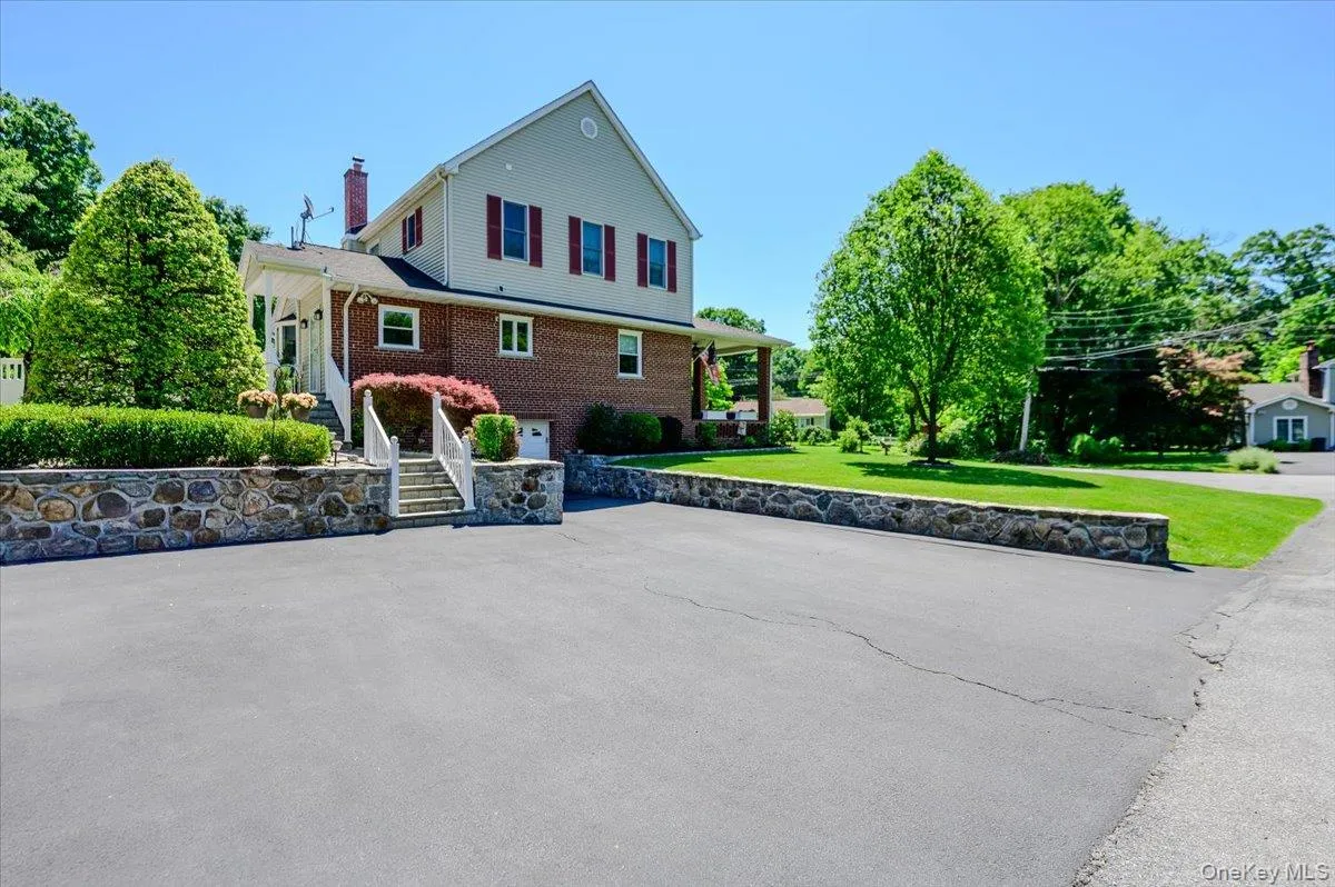 185 Jefferson Avenue, Mount Pleasant, NY, 4 Bedrooms Bedrooms, 10 Rooms Rooms,3 BathroomsBathrooms,Residential,For Rent,Jefferson,0,1008632 185 Jefferson Avenue, Mount Pleasant, NY, 4 Bedrooms Bedrooms, 10 Rooms Rooms,3 BathroomsBathrooms,Residential,For Rent,Jefferson,0,1008632