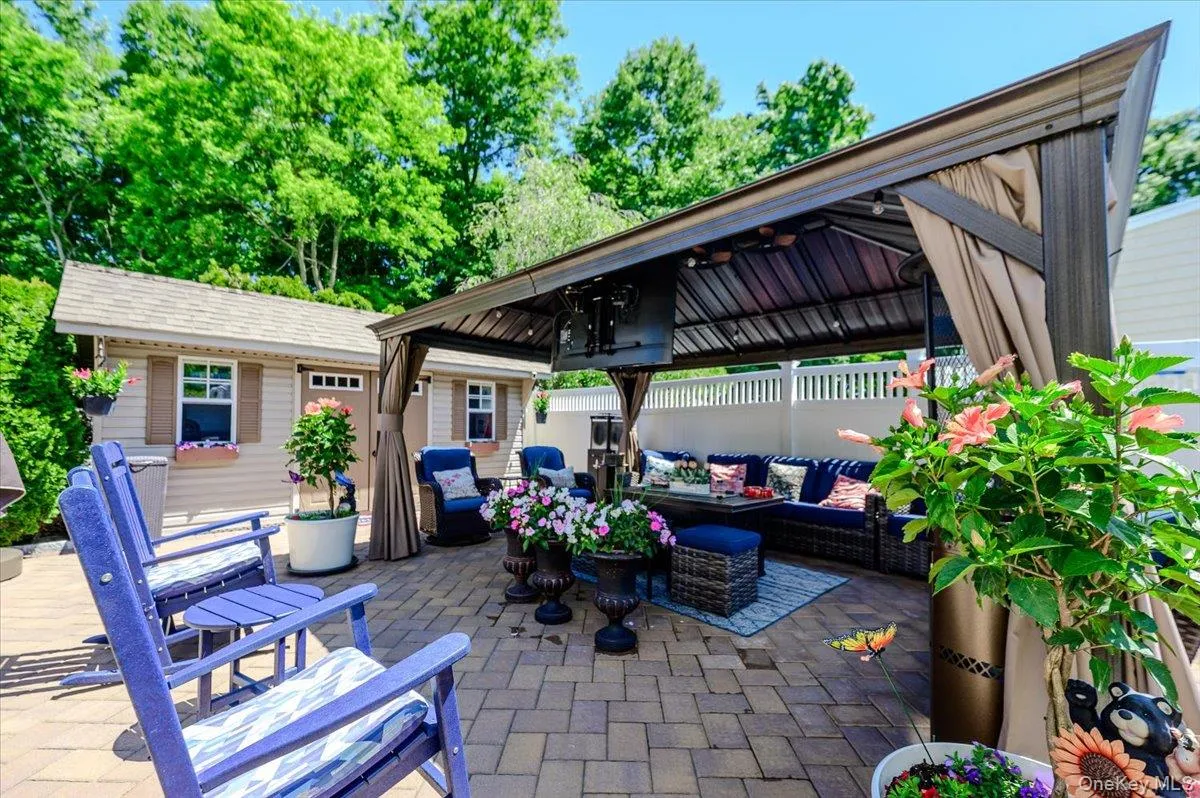 185 Jefferson Avenue, Mount Pleasant, NY, 4 Bedrooms Bedrooms, 10 Rooms Rooms,3 BathroomsBathrooms,Residential,For Rent,Jefferson,0,1008632 185 Jefferson Avenue, Mount Pleasant, NY, 4 Bedrooms Bedrooms, 10 Rooms Rooms,3 BathroomsBathrooms,Residential,For Rent,Jefferson,0,1008632