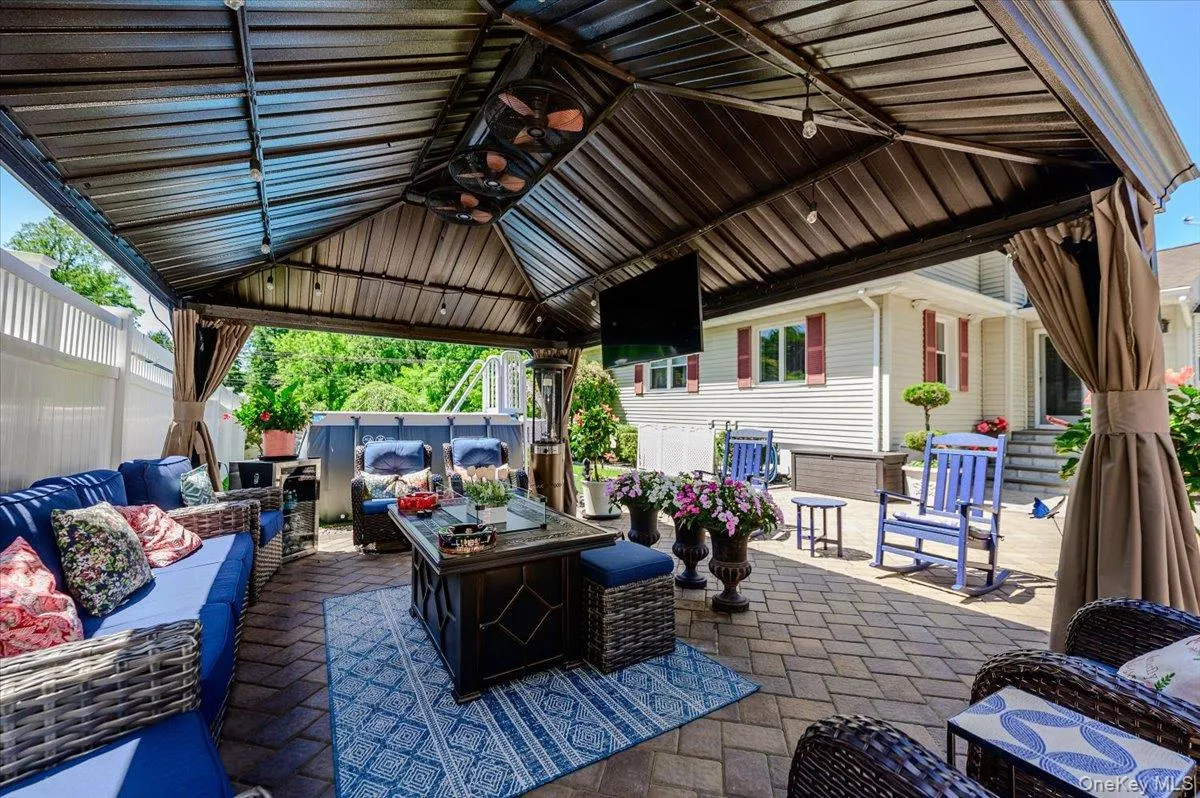 185 Jefferson Avenue, Mount Pleasant, NY, 4 Bedrooms Bedrooms, 10 Rooms Rooms,3 BathroomsBathrooms,Residential,For Rent,Jefferson,0,1008632 185 Jefferson Avenue, Mount Pleasant, NY, 4 Bedrooms Bedrooms, 10 Rooms Rooms,3 BathroomsBathrooms,Residential,For Rent,Jefferson,0,1008632