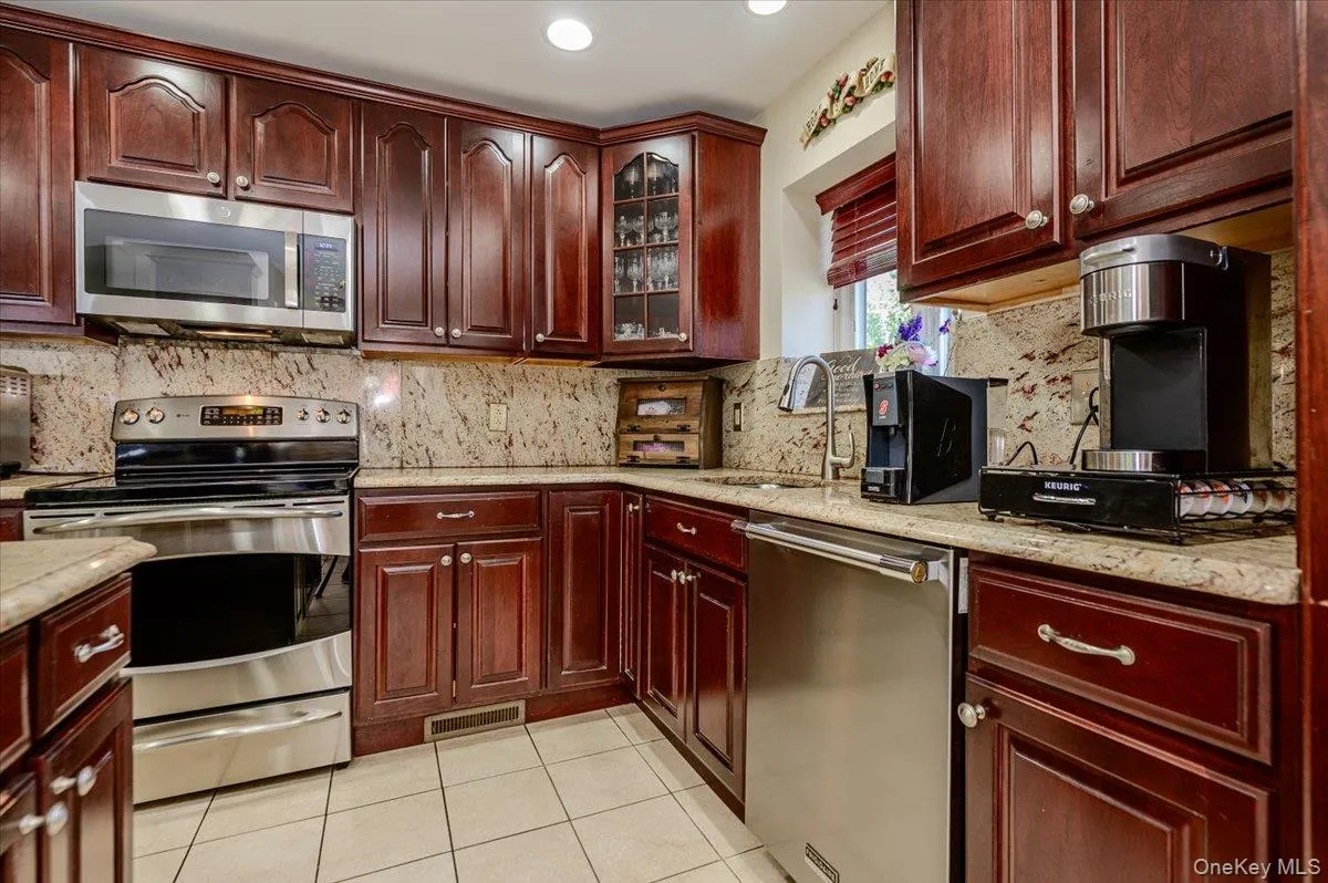 185 Jefferson Avenue, Mount Pleasant, NY, 4 Bedrooms Bedrooms, 10 Rooms Rooms,3 BathroomsBathrooms,Residential,For Rent,Jefferson,0,1008632 185 Jefferson Avenue, Mount Pleasant, NY, 4 Bedrooms Bedrooms, 10 Rooms Rooms,3 BathroomsBathrooms,Residential,For Rent,Jefferson,0,1008632