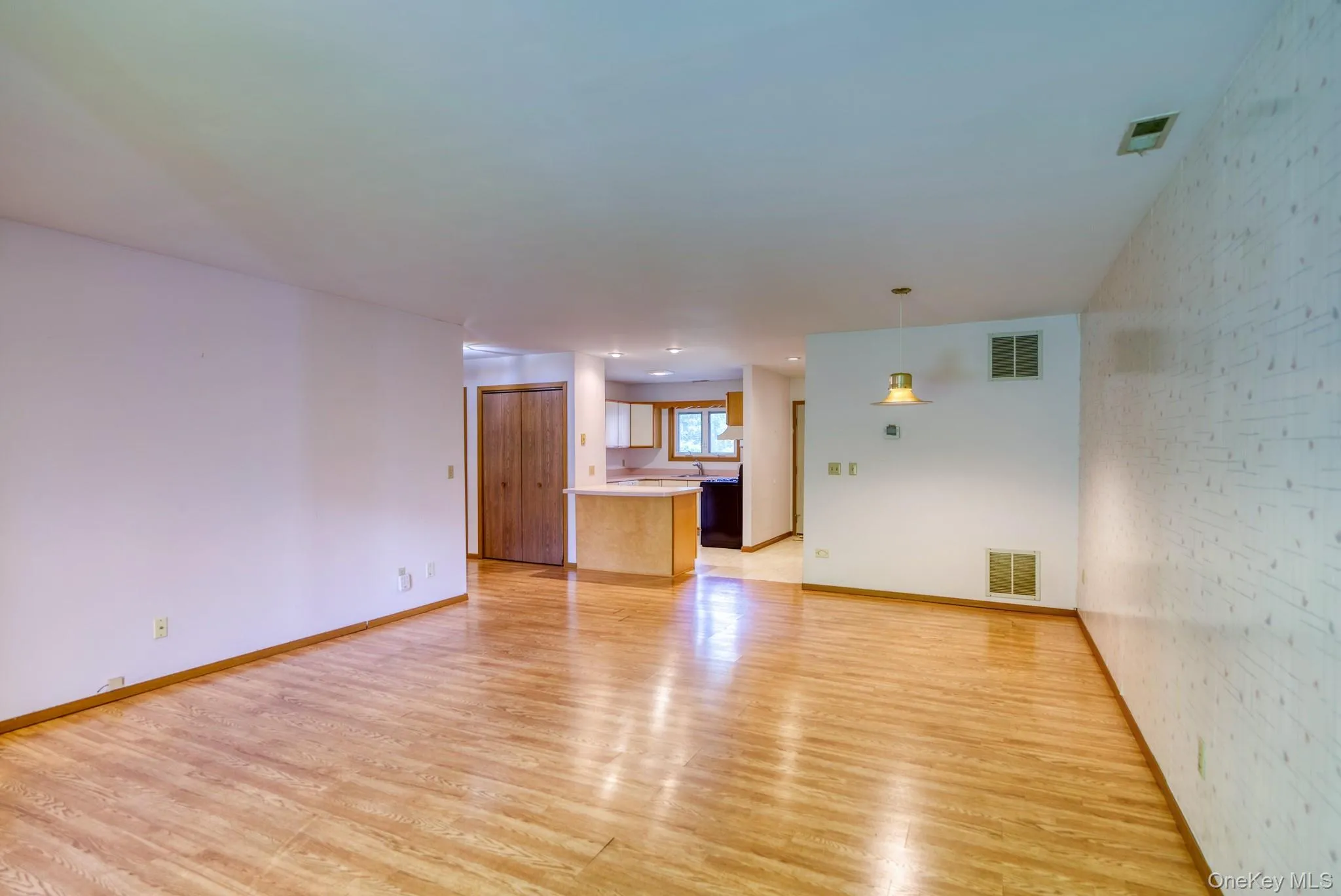 107 Quail Drive, Ulster, NY, 2 Bedrooms Bedrooms, 5 Rooms Rooms,1 BathroomBathrooms,Residential,For Rent,Quail,0,1008634 107 Quail Drive, Ulster, NY, 2 Bedrooms Bedrooms, 5 Rooms Rooms,1 BathroomBathrooms,Residential,For Rent,Quail,0,1008634