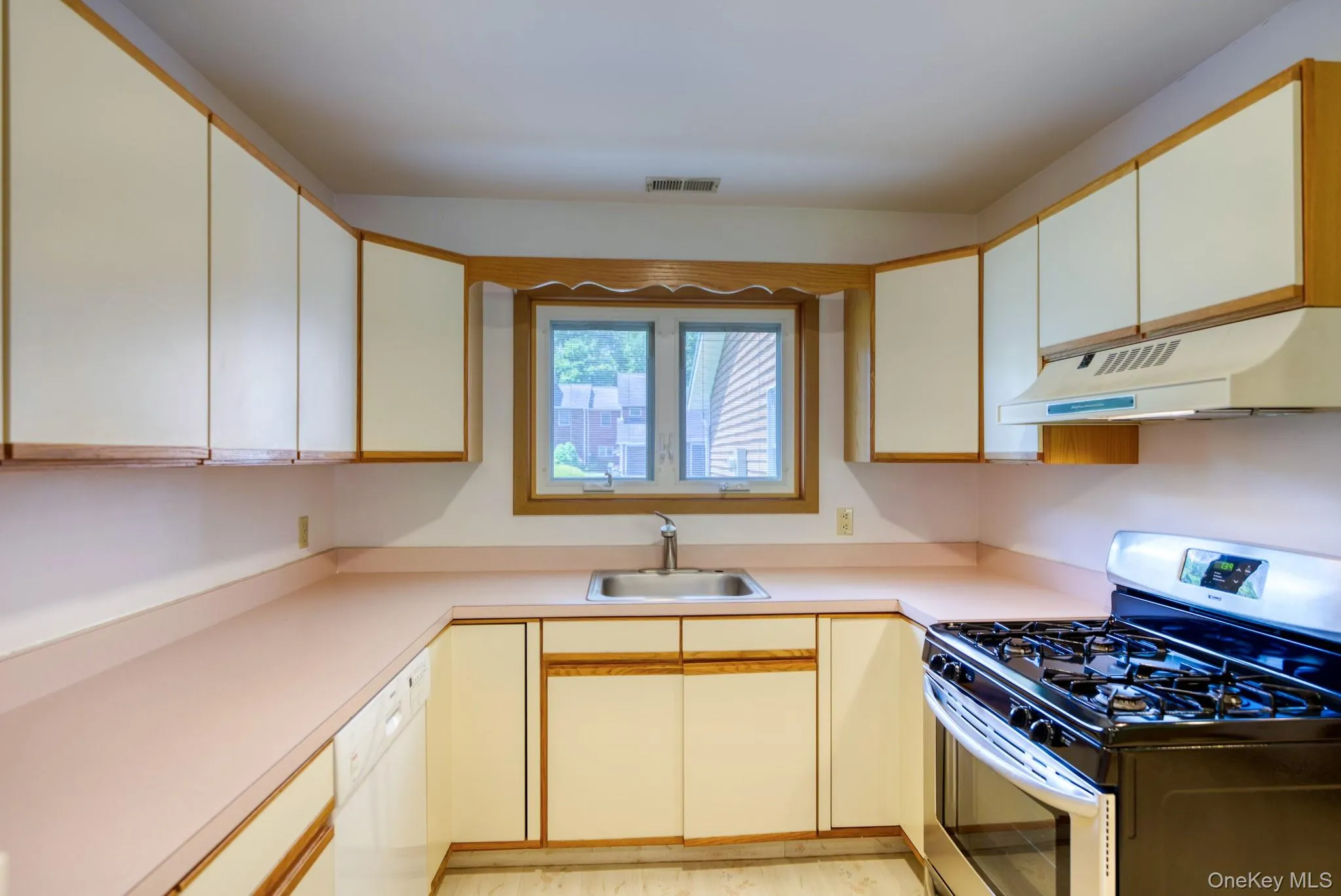 107 Quail Drive, Ulster, NY, 2 Bedrooms Bedrooms, 5 Rooms Rooms,1 BathroomBathrooms,Residential,For Rent,Quail,0,1008634 107 Quail Drive, Ulster, NY, 2 Bedrooms Bedrooms, 5 Rooms Rooms,1 BathroomBathrooms,Residential,For Rent,Quail,0,1008634