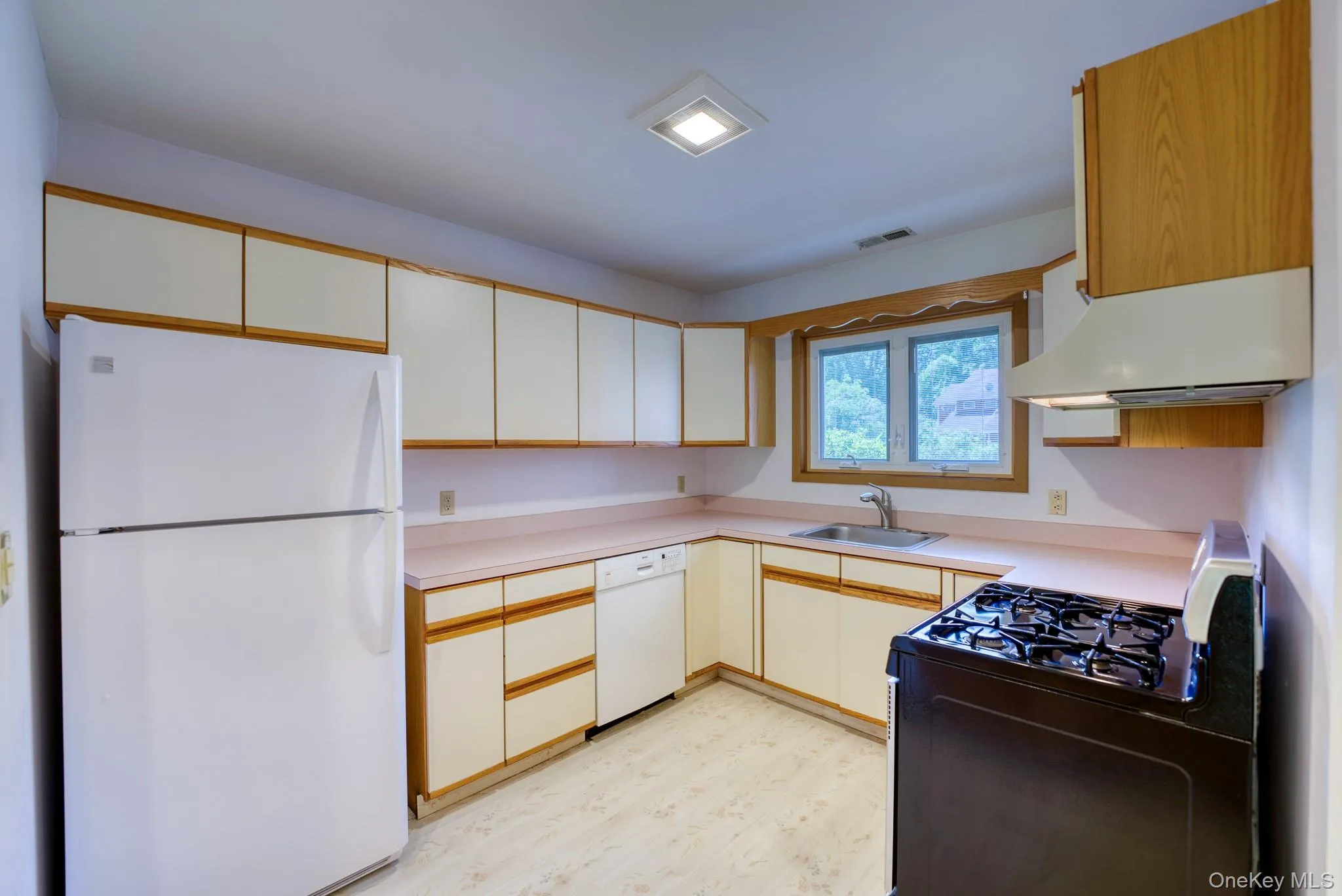 107 Quail Drive, Ulster, NY, 2 Bedrooms Bedrooms, 5 Rooms Rooms,1 BathroomBathrooms,Residential,For Rent,Quail,0,1008634 107 Quail Drive, Ulster, NY, 2 Bedrooms Bedrooms, 5 Rooms Rooms,1 BathroomBathrooms,Residential,For Rent,Quail,0,1008634