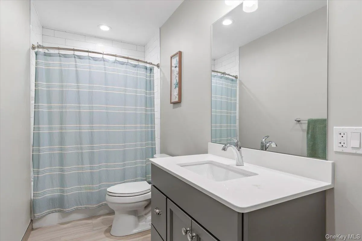 77 Lakeview Avenue, Harrison, NY, 4 Bedrooms Bedrooms, 10 Rooms Rooms,3 BathroomsBathrooms,Residential Lease,For Rent,Lakeview,0,KEY1008638 77 Lakeview Avenue, Harrison, NY, 4 Bedrooms Bedrooms, 10 Rooms Rooms,3 BathroomsBathrooms,Residential Lease,For Rent,Lakeview,0,KEY1008638