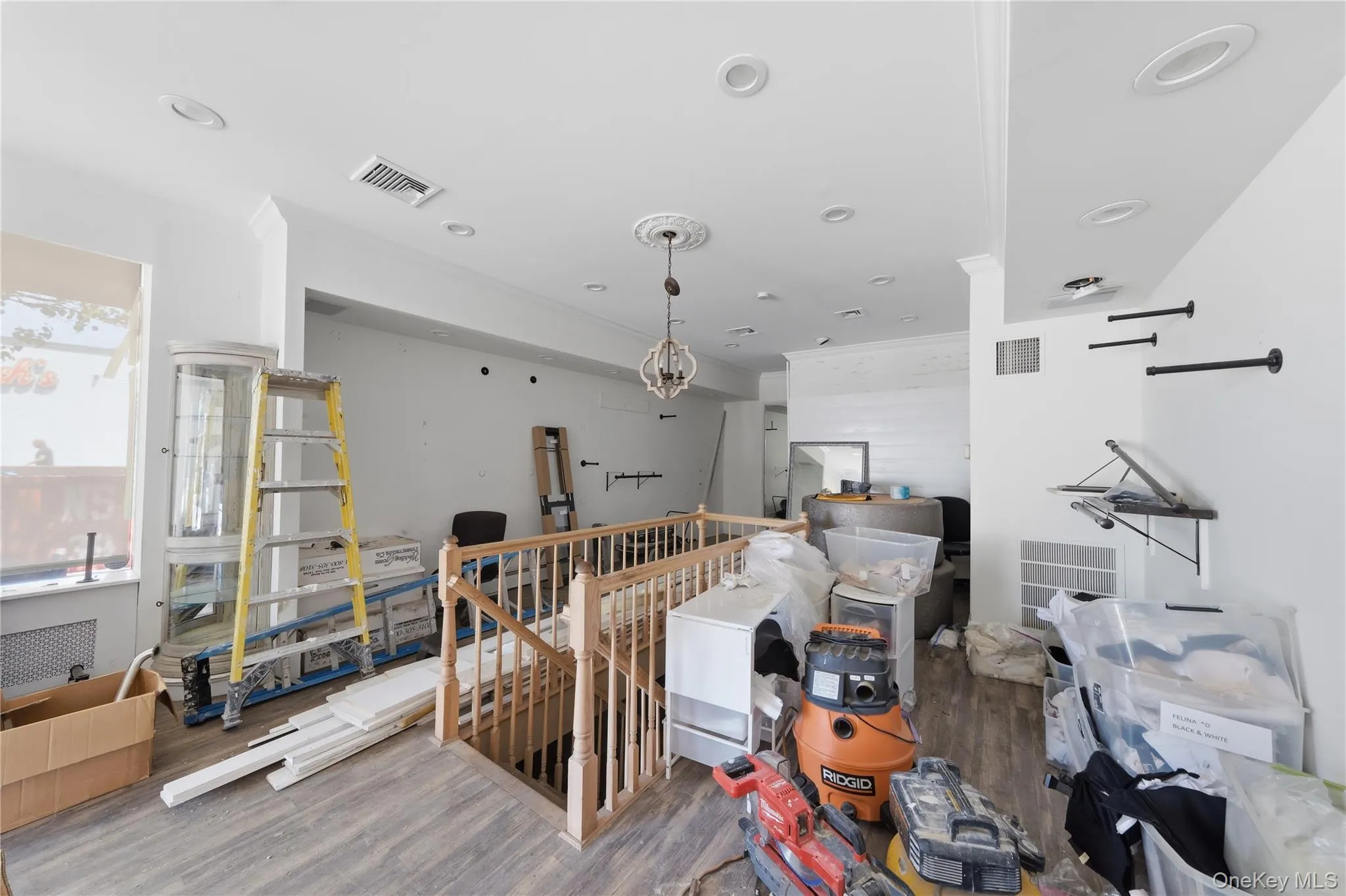 9 Central Avenue, Oyster Bay, NY, ,Commercial Lease,For Rent,Central,0,1008643 9 Central Avenue, Oyster Bay, NY, ,Commercial Lease,For Rent,Central,0,1008643