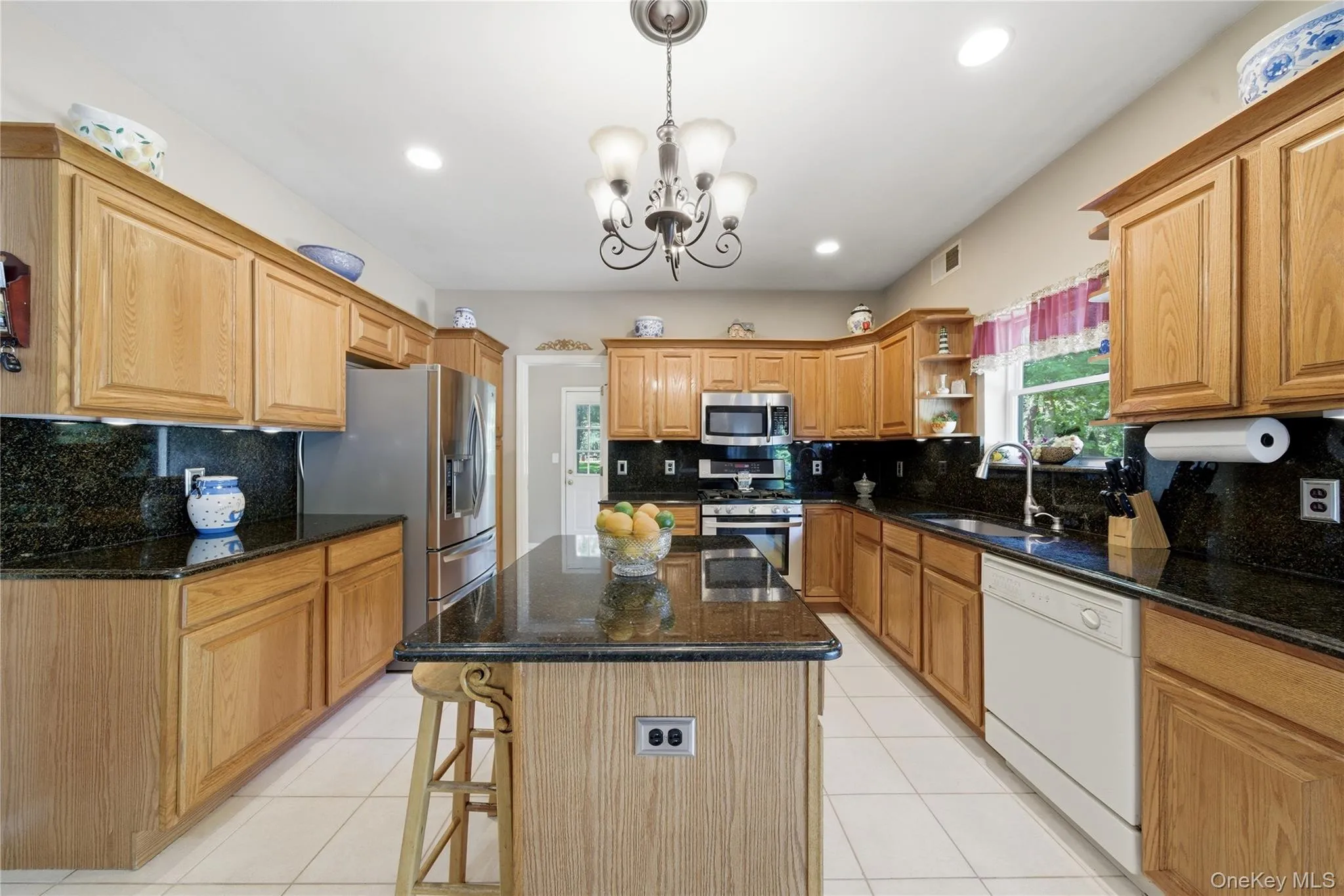 9 Ridgefield Drive, Brookhaven, NY, 4 Bedrooms Bedrooms, 8 Rooms Rooms,3 BathroomsBathrooms,Residential,For Rent,Ridgefield,0,1008648 9 Ridgefield Drive, Brookhaven, NY, 4 Bedrooms Bedrooms, 8 Rooms Rooms,3 BathroomsBathrooms,Residential,For Rent,Ridgefield,0,1008648