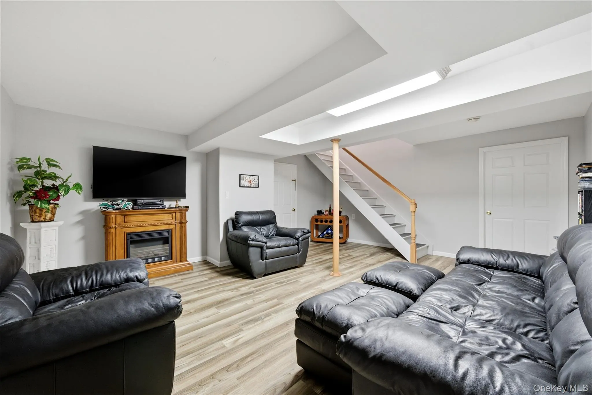 9 Ridgefield Drive, Brookhaven, NY, 4 Bedrooms Bedrooms, 8 Rooms Rooms,3 BathroomsBathrooms,Residential,For Rent,Ridgefield,0,1008648 9 Ridgefield Drive, Brookhaven, NY, 4 Bedrooms Bedrooms, 8 Rooms Rooms,3 BathroomsBathrooms,Residential,For Rent,Ridgefield,0,1008648
