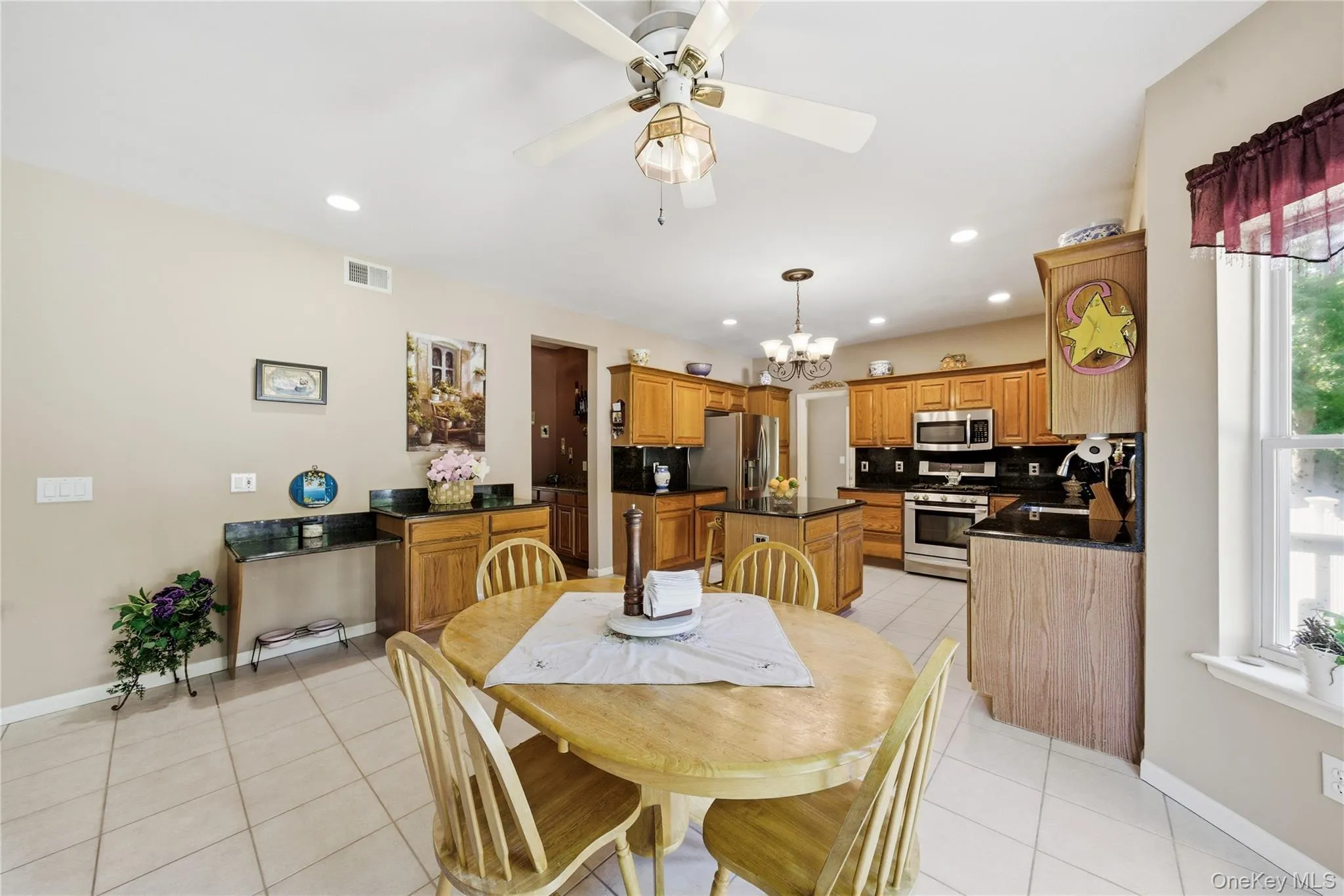 9 Ridgefield Drive, Brookhaven, NY, 4 Bedrooms Bedrooms, 8 Rooms Rooms,3 BathroomsBathrooms,Residential,For Rent,Ridgefield,0,1008648 9 Ridgefield Drive, Brookhaven, NY, 4 Bedrooms Bedrooms, 8 Rooms Rooms,3 BathroomsBathrooms,Residential,For Rent,Ridgefield,0,1008648