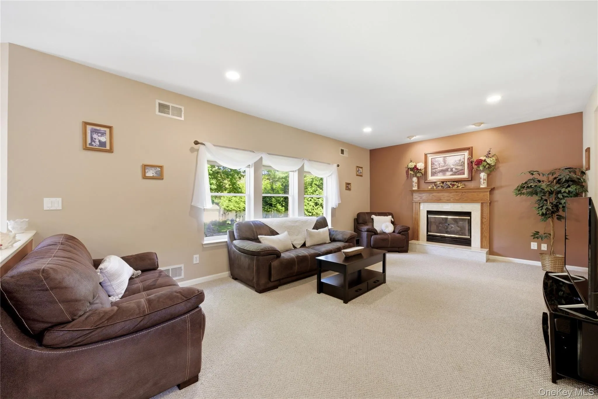9 Ridgefield Drive, Brookhaven, NY, 4 Bedrooms Bedrooms, 8 Rooms Rooms,3 BathroomsBathrooms,Residential,For Rent,Ridgefield,0,1008648 9 Ridgefield Drive, Brookhaven, NY, 4 Bedrooms Bedrooms, 8 Rooms Rooms,3 BathroomsBathrooms,Residential,For Rent,Ridgefield,0,1008648