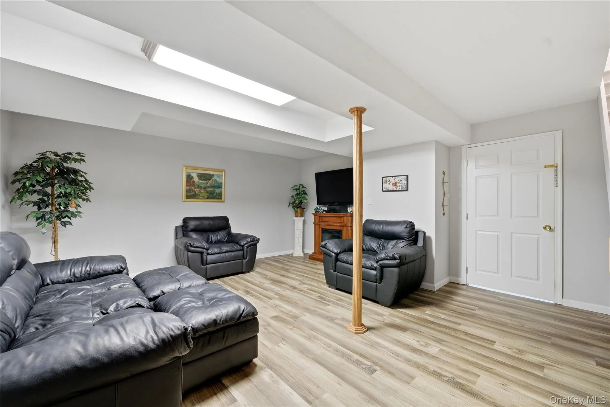 9 Ridgefield Drive, Brookhaven, NY, 4 Bedrooms Bedrooms, 8 Rooms Rooms,3 BathroomsBathrooms,Residential,For Rent,Ridgefield,0,1008648 9 Ridgefield Drive, Brookhaven, NY, 4 Bedrooms Bedrooms, 8 Rooms Rooms,3 BathroomsBathrooms,Residential,For Rent,Ridgefield,0,1008648