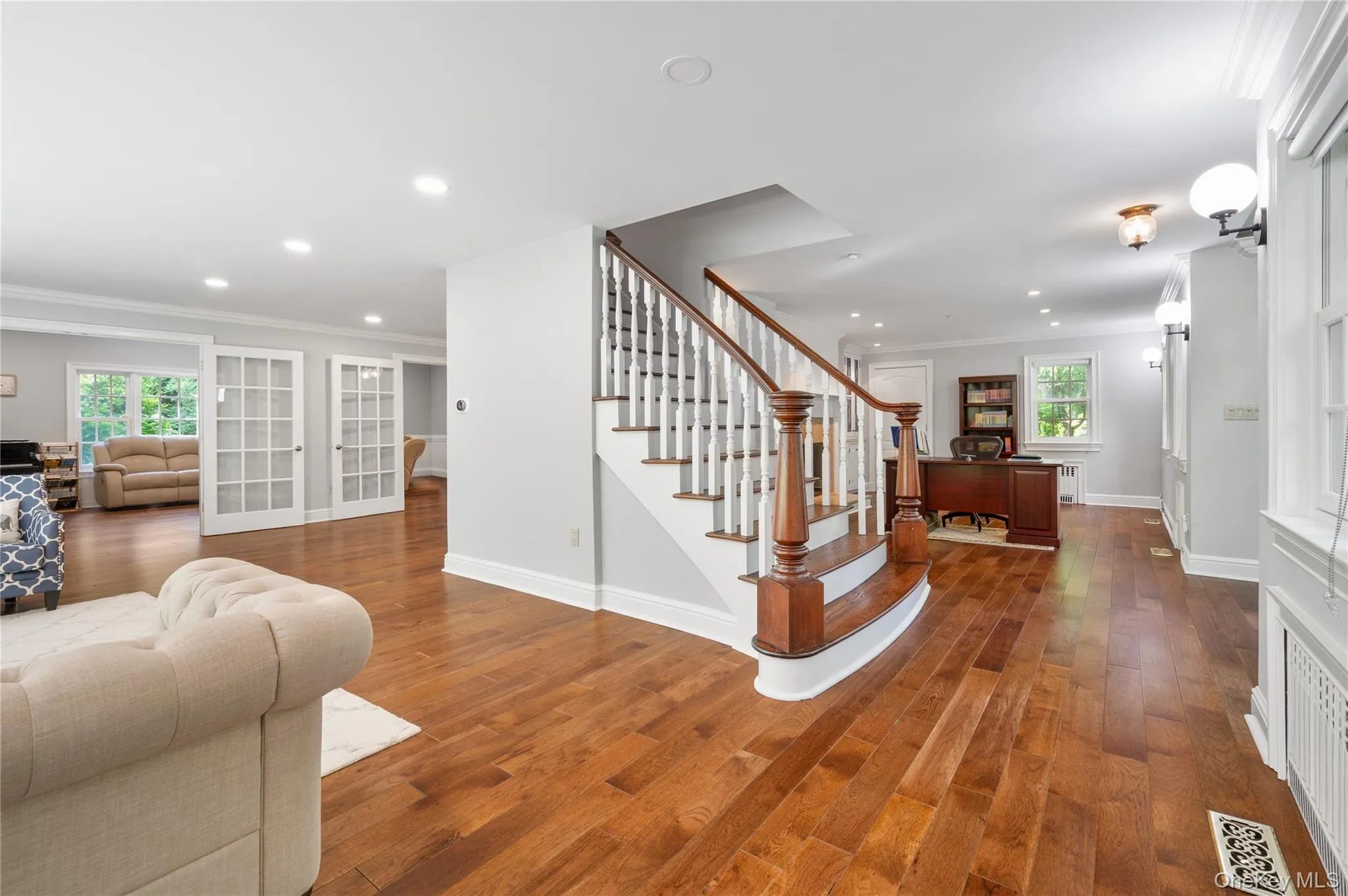 Gorgeous Brazillian hardwood floors run throughout the first floor. Gorgeous Brazillian hardwood floors run throughout the first floor.