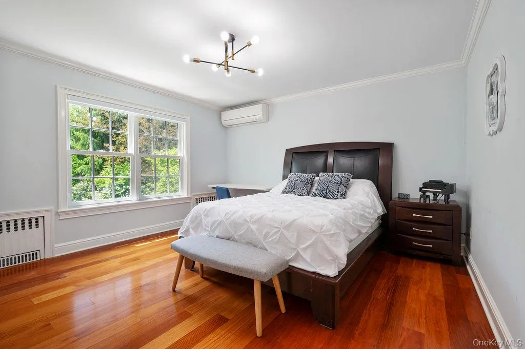 Bedroom. Bedroom.