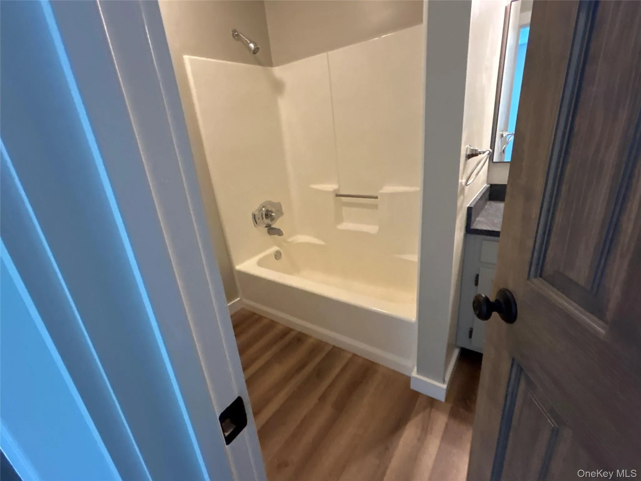 Second floor #4 apartment full bath Second floor #4 apartment full bath