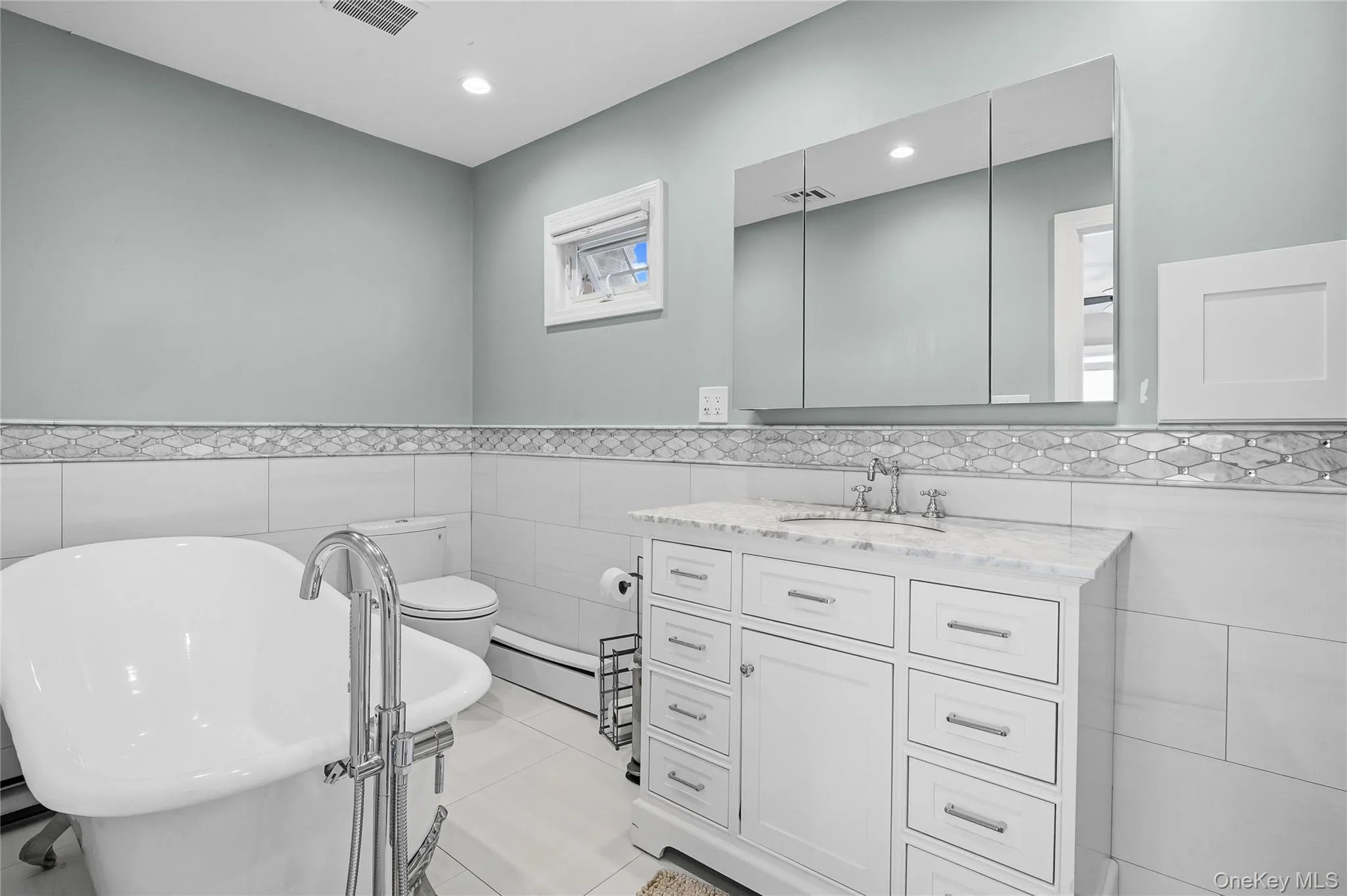 106 Anchorage Drive, Islip, NY, 3 Bedrooms Bedrooms, 8 Rooms Rooms,2 BathroomsBathrooms,Residential,For Rent,Anchorage,0,1008665 106 Anchorage Drive, Islip, NY, 3 Bedrooms Bedrooms, 8 Rooms Rooms,2 BathroomsBathrooms,Residential,For Rent,Anchorage,0,1008665