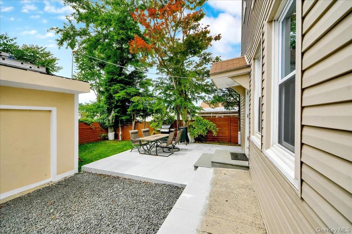 23 Colin Street, Yonkers, NY, 2 Bedrooms Bedrooms, 4 Rooms Rooms,1 BathroomBathrooms,Residential Lease,For Rent,Colin,0,1008674 23 Colin Street, Yonkers, NY, 2 Bedrooms Bedrooms, 4 Rooms Rooms,1 BathroomBathrooms,Residential Lease,For Rent,Colin,0,1008674