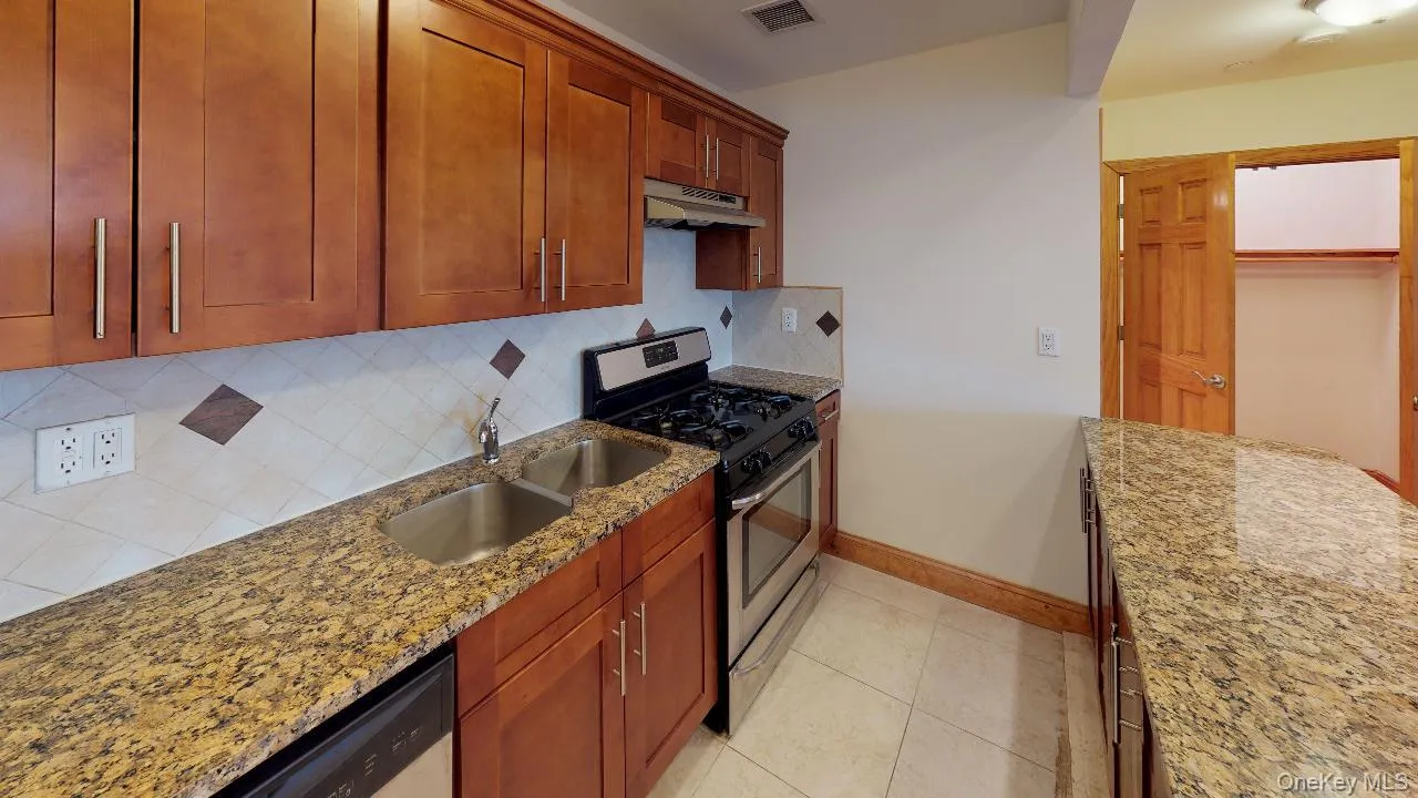 135-23 82nd Avenue, New York, NY, 1 Bedroom Bedrooms, 3 Rooms Rooms,1 BathroomBathrooms,Residential Lease,For Rent,82nd,0,1008682 135-23 82nd Avenue, New York, NY, 1 Bedroom Bedrooms, 3 Rooms Rooms,1 BathroomBathrooms,Residential Lease,For Rent,82nd,0,1008682