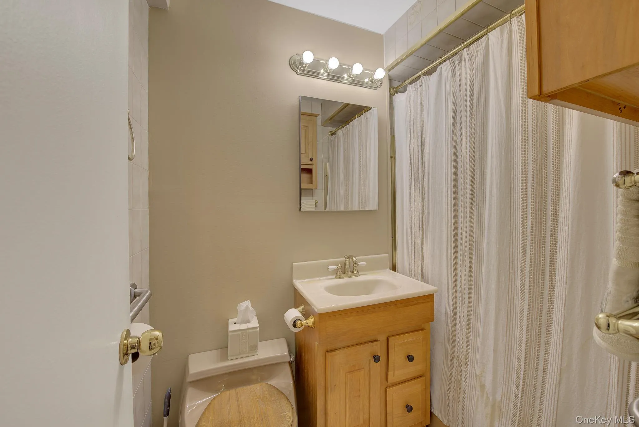 54-44 Little Neck Parkway, New York, NY, 1 Bedroom Bedrooms, 5 Rooms Rooms,1 BathroomBathrooms,Residential,For Rent,Little Neck,0,1008684 54-44 Little Neck Parkway, New York, NY, 1 Bedroom Bedrooms, 5 Rooms Rooms,1 BathroomBathrooms,Residential,For Rent,Little Neck,0,1008684