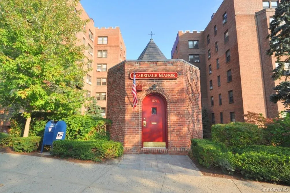 Scarsdale Manor has two manicured courtyards and all of your utilities (electric, gas, heat and hot water) are included in your maintenance Scarsdale Manor has two manicured courtyards and all of your utilities (electric, gas, heat and hot water) are included in your maintenance