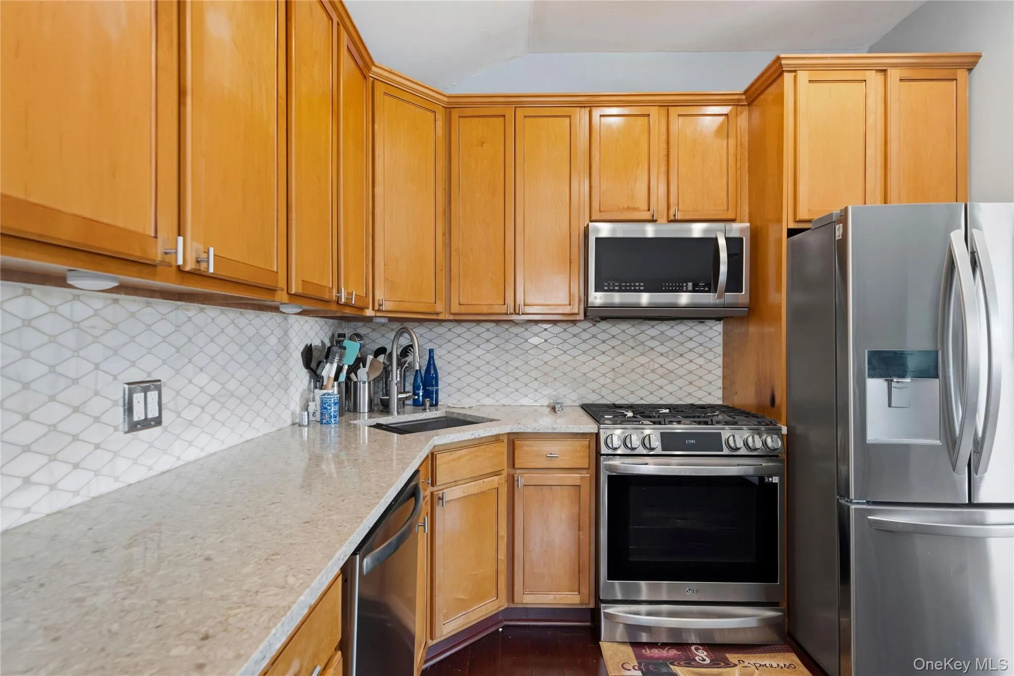 1084 Hyman Avenue, Islip, NY, 3 Bedrooms Bedrooms, 5 Rooms Rooms,2 BathroomsBathrooms,Residential,For Rent,Hyman,0,1008693 1084 Hyman Avenue, Islip, NY, 3 Bedrooms Bedrooms, 5 Rooms Rooms,2 BathroomsBathrooms,Residential,For Rent,Hyman,0,1008693