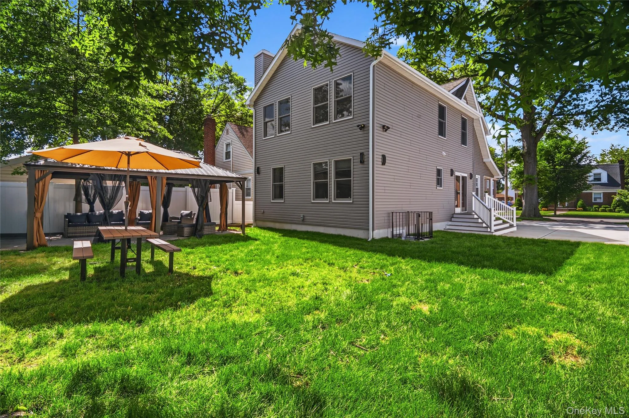 1315 6th Avenue, Hempstead, NY, 6 Bedrooms Bedrooms, 10 Rooms Rooms,3 BathroomsBathrooms,Residential,For Rent,6th,0,1008698 1315 6th Avenue, Hempstead, NY, 6 Bedrooms Bedrooms, 10 Rooms Rooms,3 BathroomsBathrooms,Residential,For Rent,6th,0,1008698