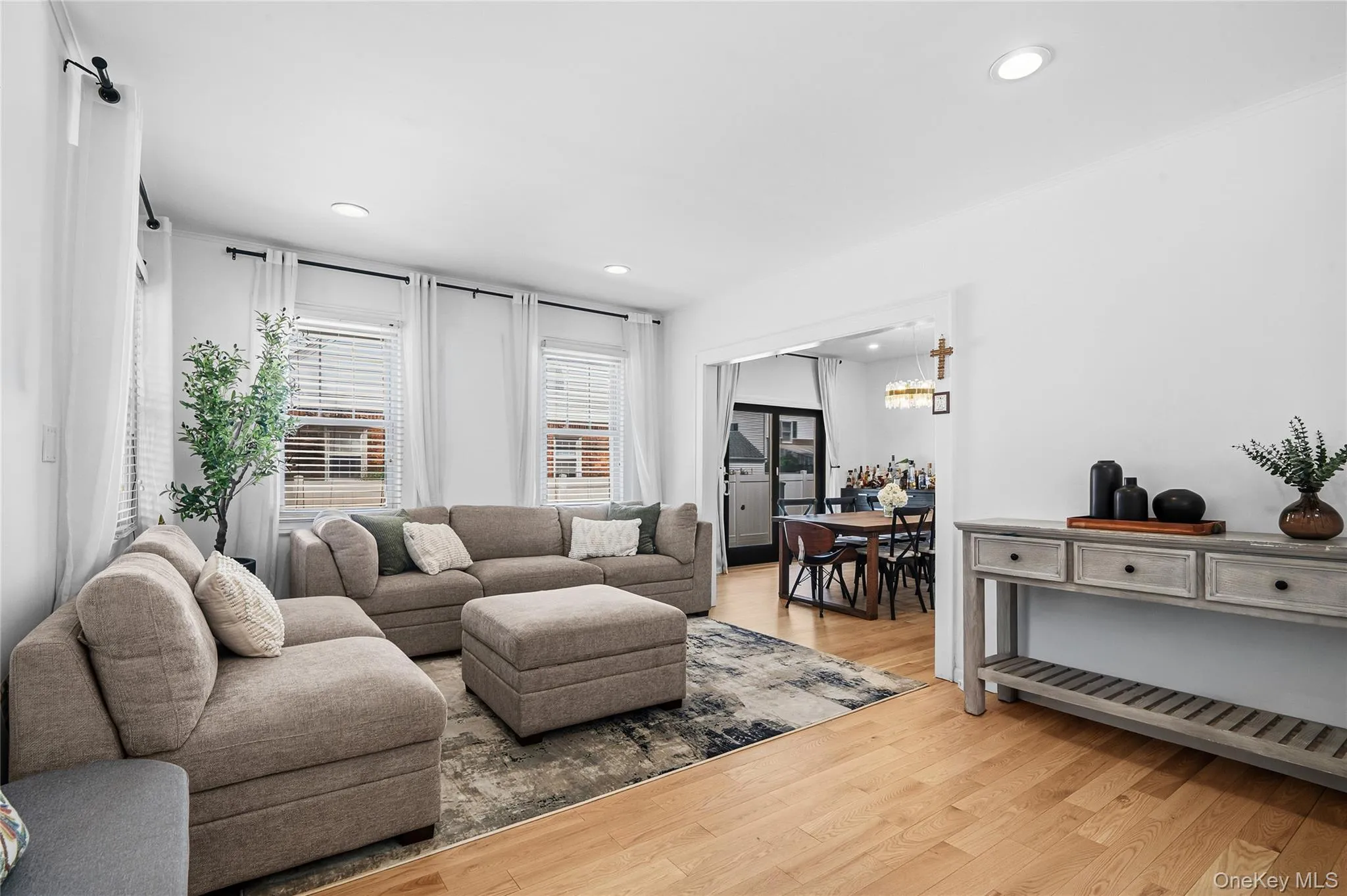 1315 6th Avenue, Hempstead, NY, 6 Bedrooms Bedrooms, 10 Rooms Rooms,3 BathroomsBathrooms,Residential,For Rent,6th,0,1008698 1315 6th Avenue, Hempstead, NY, 6 Bedrooms Bedrooms, 10 Rooms Rooms,3 BathroomsBathrooms,Residential,For Rent,6th,0,1008698