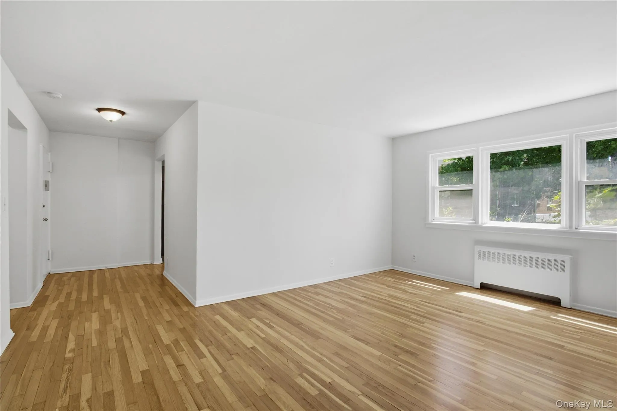 140 Broadway, Greenburgh, NY, 2 Bedrooms Bedrooms, 5 Rooms Rooms,1 BathroomBathrooms,Residential,For Rent,Broadway,0,KEY1008701 140 Broadway, Greenburgh, NY, 2 Bedrooms Bedrooms, 5 Rooms Rooms,1 BathroomBathrooms,Residential,For Rent,Broadway,0,KEY1008701
