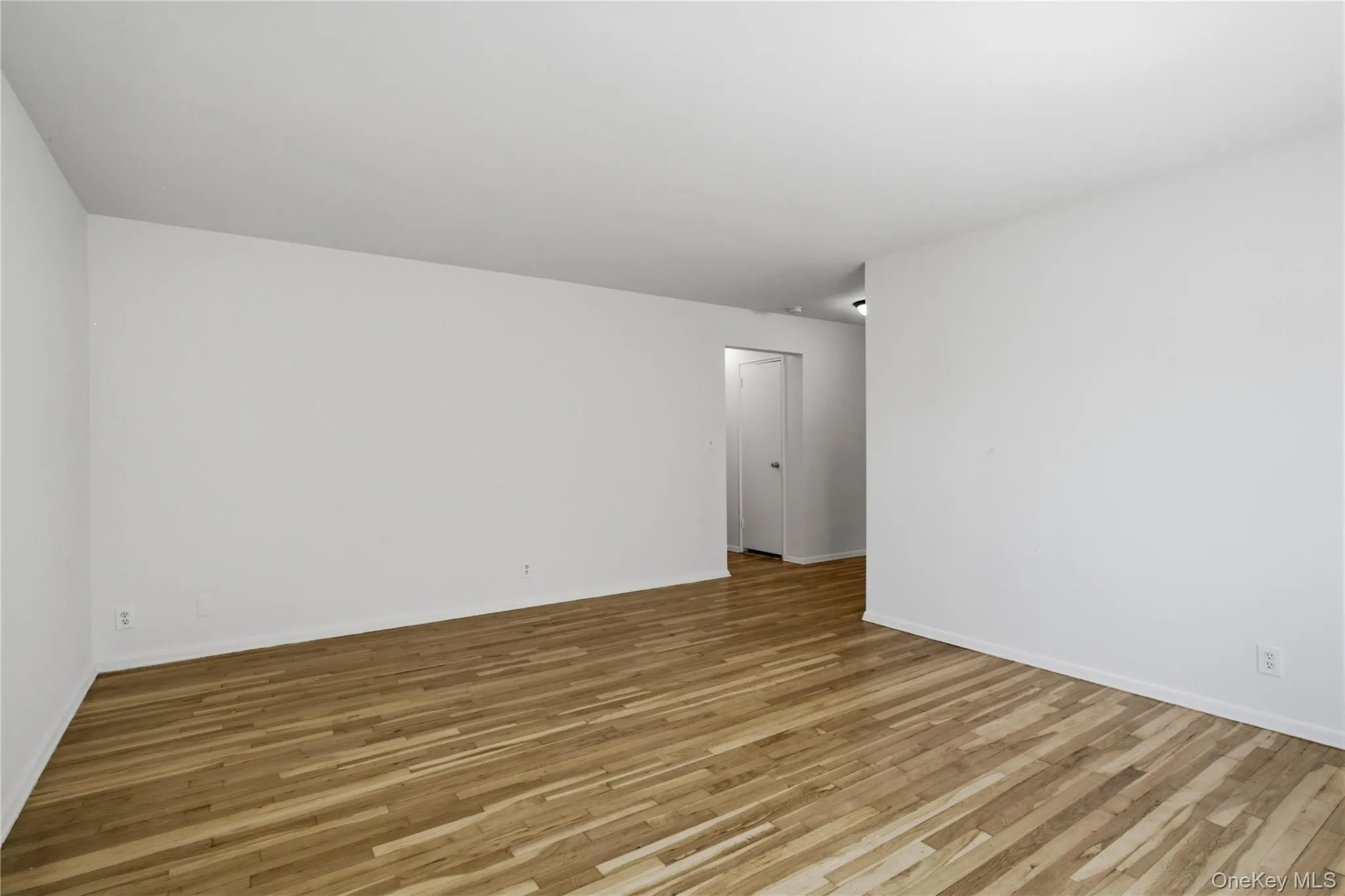 140 Broadway, Greenburgh, NY, 2 Bedrooms Bedrooms, 5 Rooms Rooms,1 BathroomBathrooms,Residential,For Rent,Broadway,0,KEY1008701 140 Broadway, Greenburgh, NY, 2 Bedrooms Bedrooms, 5 Rooms Rooms,1 BathroomBathrooms,Residential,For Rent,Broadway,0,KEY1008701