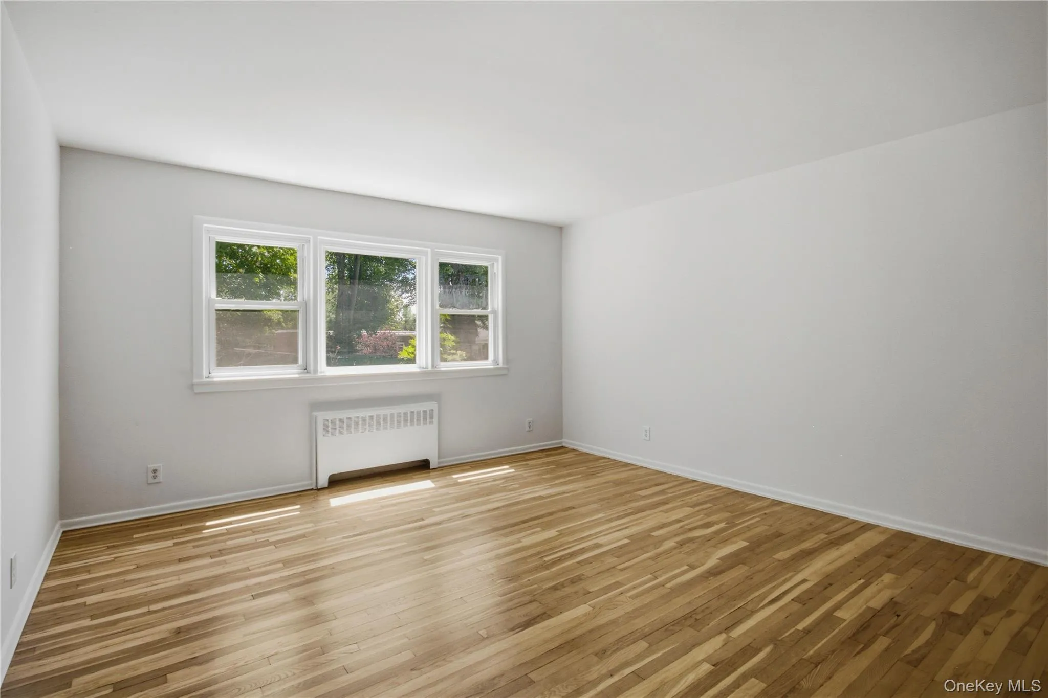 140 Broadway, Greenburgh, NY, 2 Bedrooms Bedrooms, 5 Rooms Rooms,1 BathroomBathrooms,Residential,For Rent,Broadway,0,KEY1008701 140 Broadway, Greenburgh, NY, 2 Bedrooms Bedrooms, 5 Rooms Rooms,1 BathroomBathrooms,Residential,For Rent,Broadway,0,KEY1008701