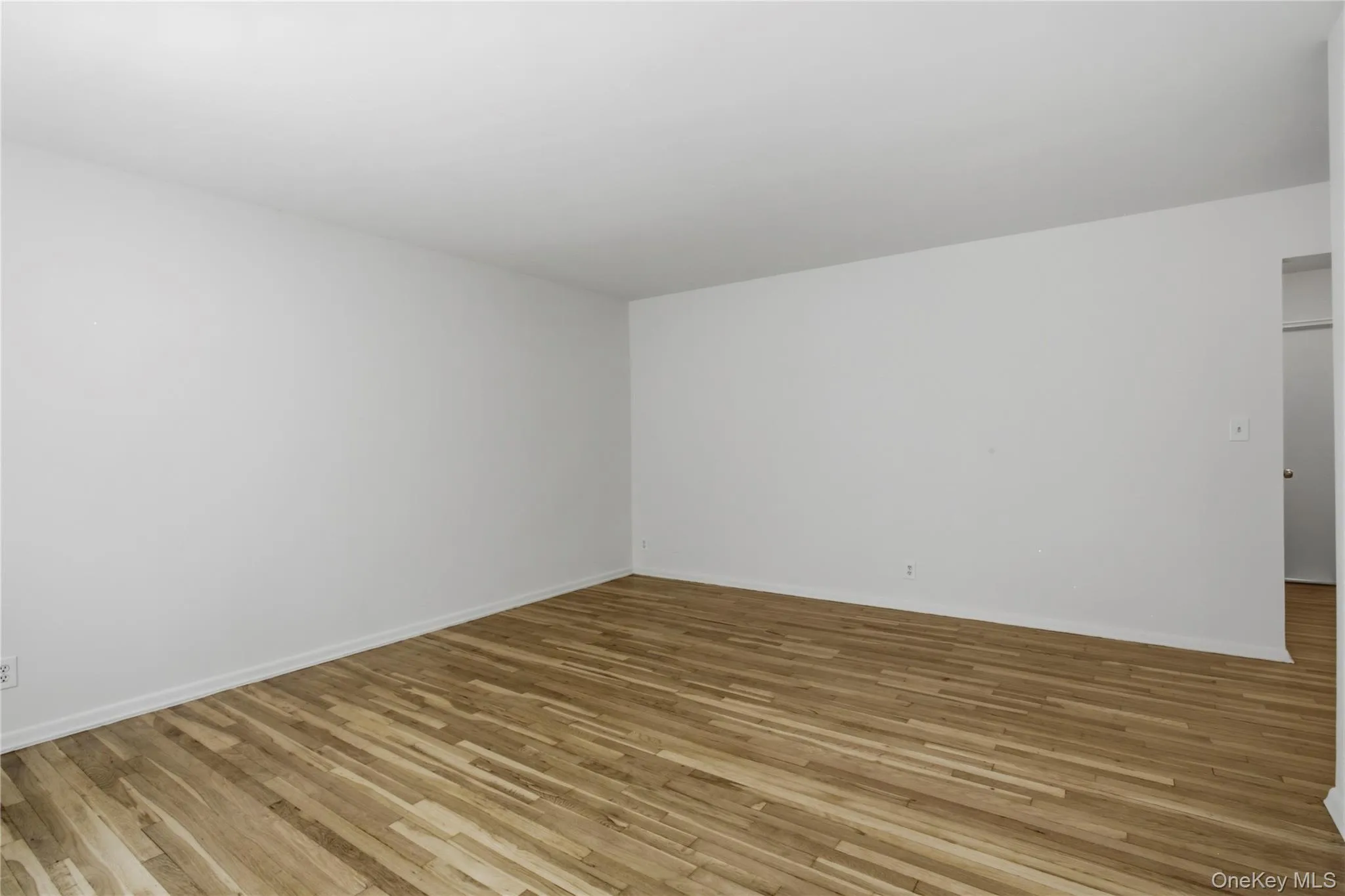 140 Broadway, Greenburgh, NY, 2 Bedrooms Bedrooms, 5 Rooms Rooms,1 BathroomBathrooms,Residential,For Rent,Broadway,0,KEY1008701 140 Broadway, Greenburgh, NY, 2 Bedrooms Bedrooms, 5 Rooms Rooms,1 BathroomBathrooms,Residential,For Rent,Broadway,0,KEY1008701