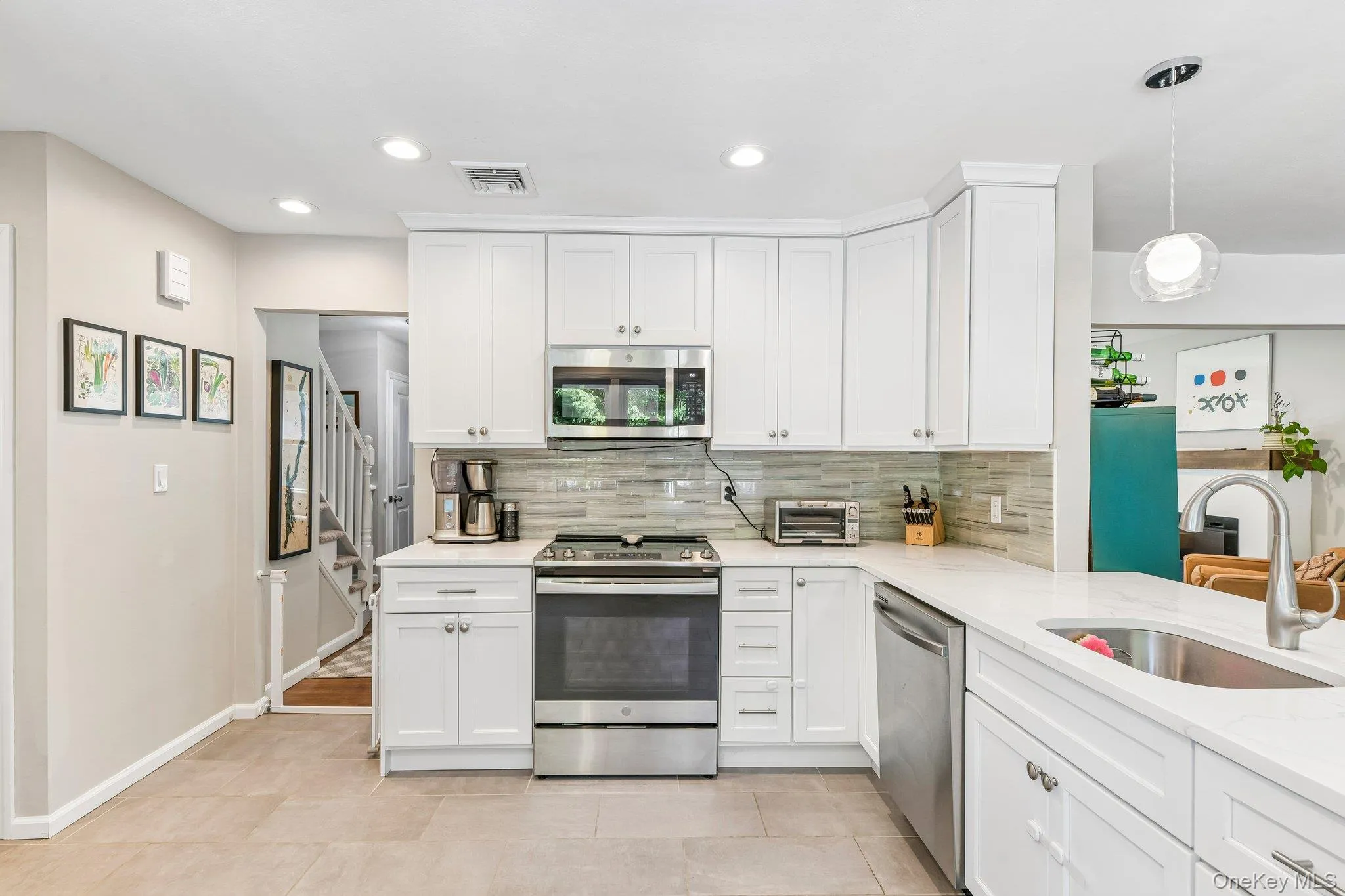 3 Walnut Place, Huntington, NY, 4 Bedrooms Bedrooms, 8 Rooms Rooms,2 BathroomsBathrooms,Residential,For Rent,Walnut,0,1008711 3 Walnut Place, Huntington, NY, 4 Bedrooms Bedrooms, 8 Rooms Rooms,2 BathroomsBathrooms,Residential,For Rent,Walnut,0,1008711