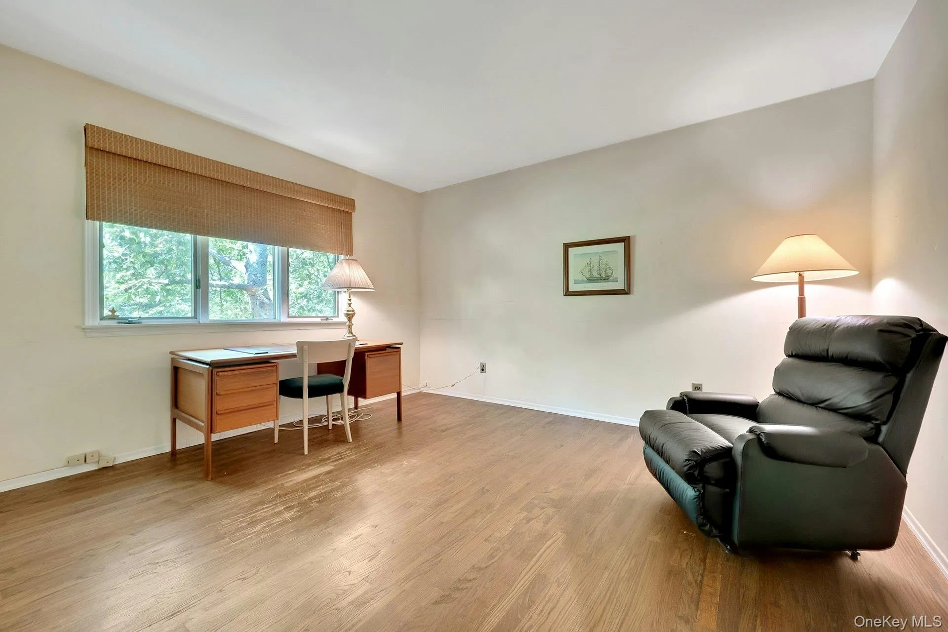 Additional bedroom on second level overlooking the beautiful grounds. Additional bedroom on second level overlooking the beautiful grounds.