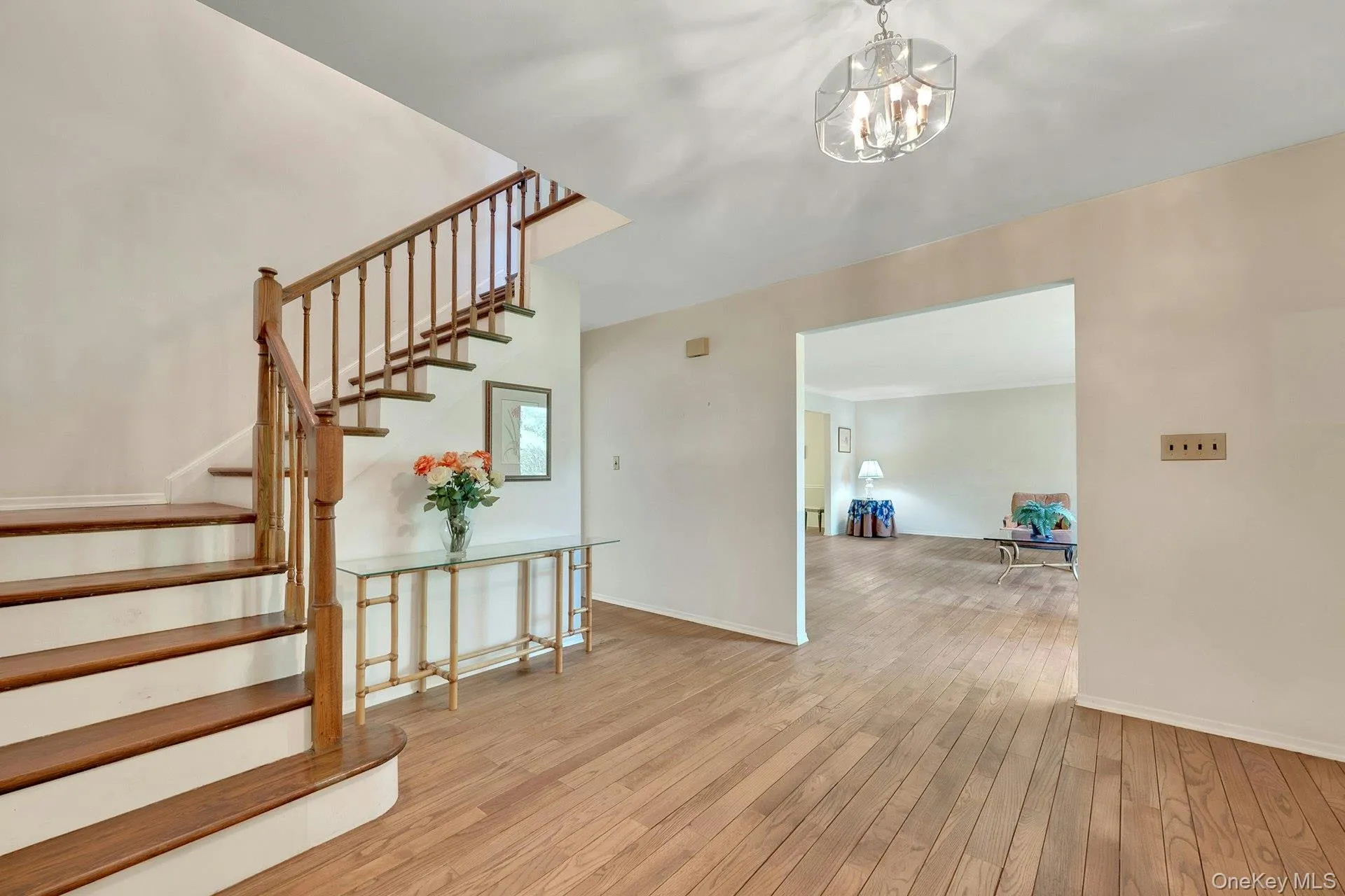 Gracious open two story entryway. Gracious open two story entryway.
