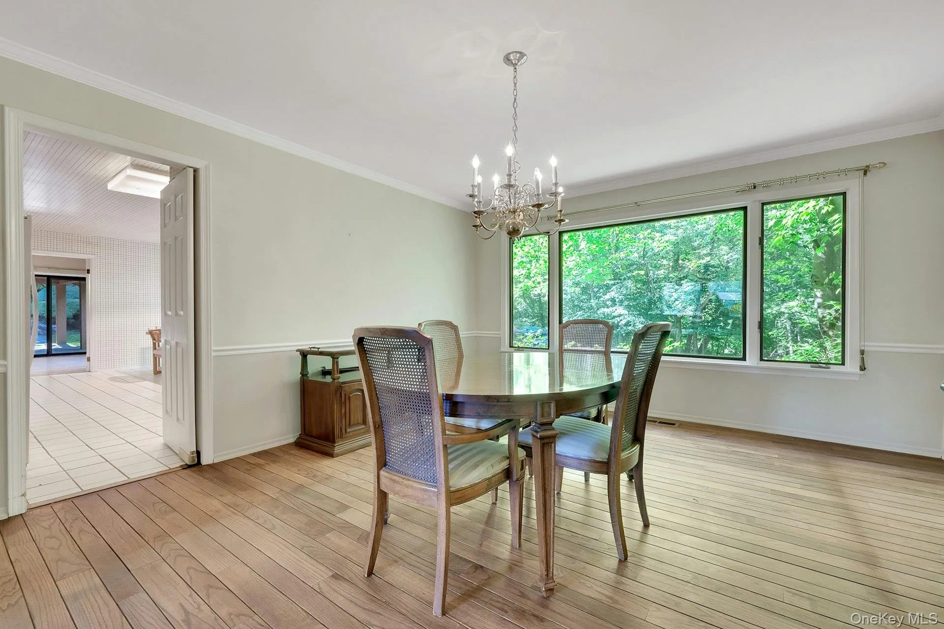 Dining room conveniently located off kitchen. Dining room conveniently located off kitchen.