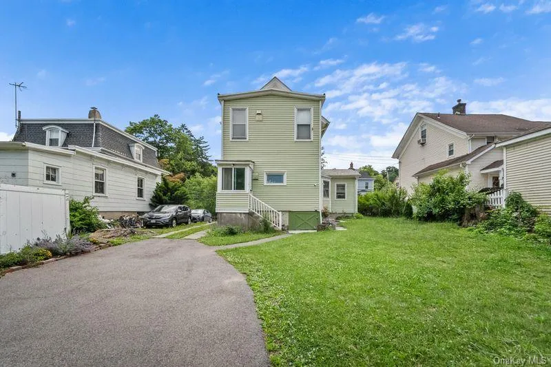 29 Dale Avenue, Ossining, NY, 1 Bedroom Bedrooms, 4 Rooms Rooms,1 BathroomBathrooms,Residential Lease,For Rent,Dale,0,1008715 29 Dale Avenue, Ossining, NY, 1 Bedroom Bedrooms, 4 Rooms Rooms,1 BathroomBathrooms,Residential Lease,For Rent,Dale,0,1008715