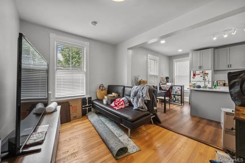 29 Dale Avenue, Ossining, NY, 1 Bedroom Bedrooms, 4 Rooms Rooms,1 BathroomBathrooms,Residential Lease,For Rent,Dale,0,1008715 29 Dale Avenue, Ossining, NY, 1 Bedroom Bedrooms, 4 Rooms Rooms,1 BathroomBathrooms,Residential Lease,For Rent,Dale,0,1008715