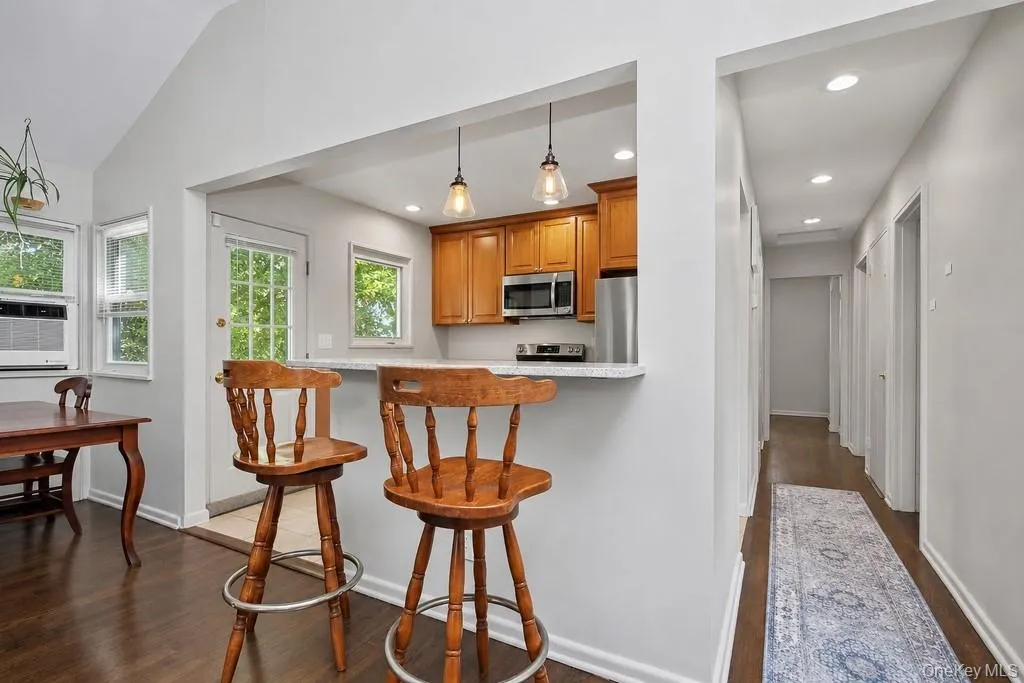 7 Tudor Place, Greenburgh, NY, 4 Bedrooms Bedrooms, 7 Rooms Rooms,1 BathroomBathrooms,Residential Lease,For Rent,Tudor,0,1008718 7 Tudor Place, Greenburgh, NY, 4 Bedrooms Bedrooms, 7 Rooms Rooms,1 BathroomBathrooms,Residential Lease,For Rent,Tudor,0,1008718