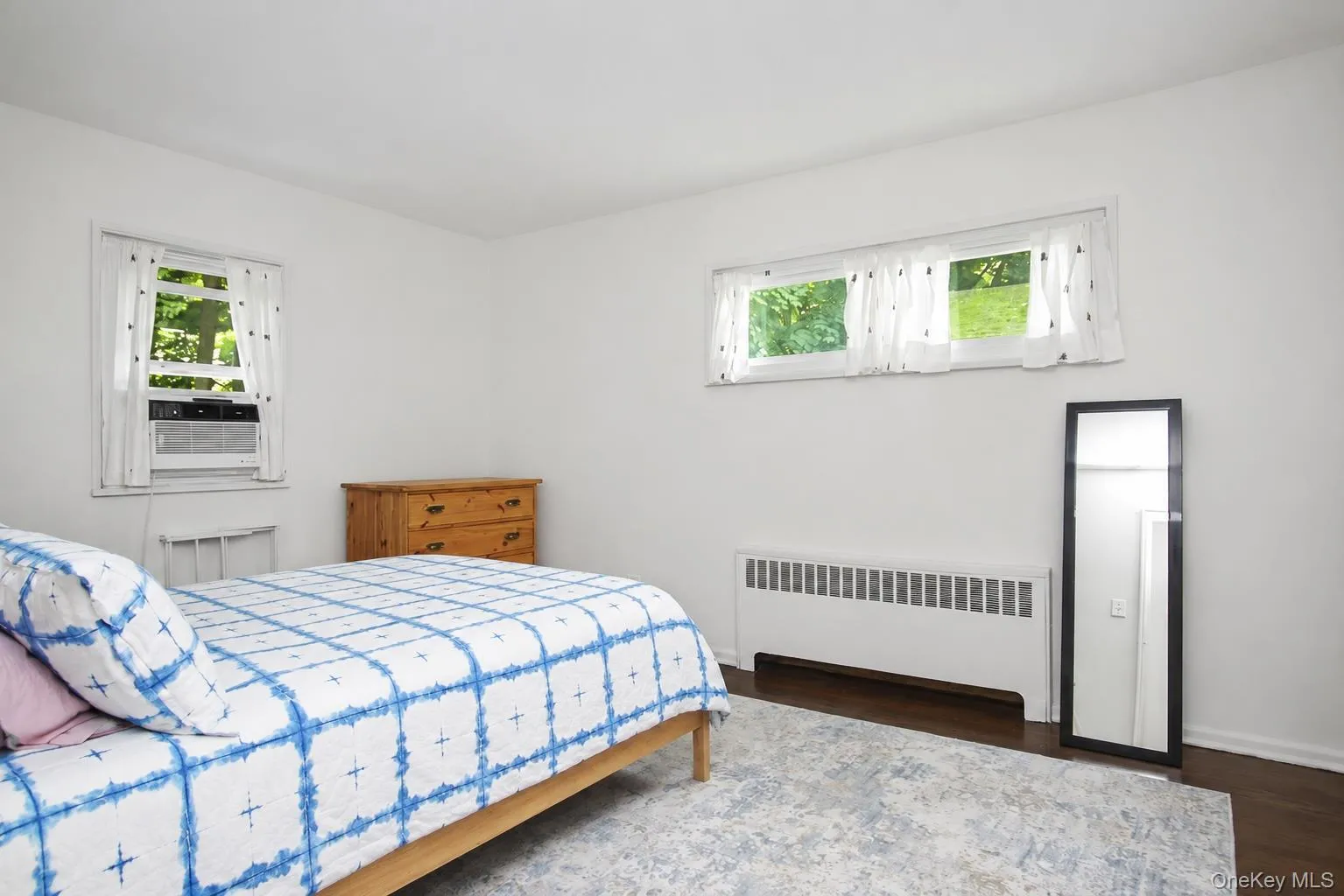 7 Tudor Place, Greenburgh, NY, 4 Bedrooms Bedrooms, 7 Rooms Rooms,1 BathroomBathrooms,Residential Lease,For Rent,Tudor,0,1008718 7 Tudor Place, Greenburgh, NY, 4 Bedrooms Bedrooms, 7 Rooms Rooms,1 BathroomBathrooms,Residential Lease,For Rent,Tudor,0,1008718