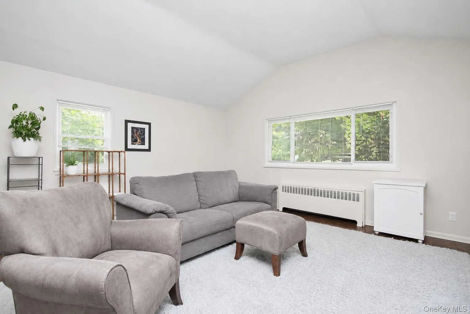7 Tudor Place, Greenburgh, NY, 4 Bedrooms Bedrooms, 7 Rooms Rooms,1 BathroomBathrooms,Residential Lease,For Rent,Tudor,0,1008718 7 Tudor Place, Greenburgh, NY, 4 Bedrooms Bedrooms, 7 Rooms Rooms,1 BathroomBathrooms,Residential Lease,For Rent,Tudor,0,1008718