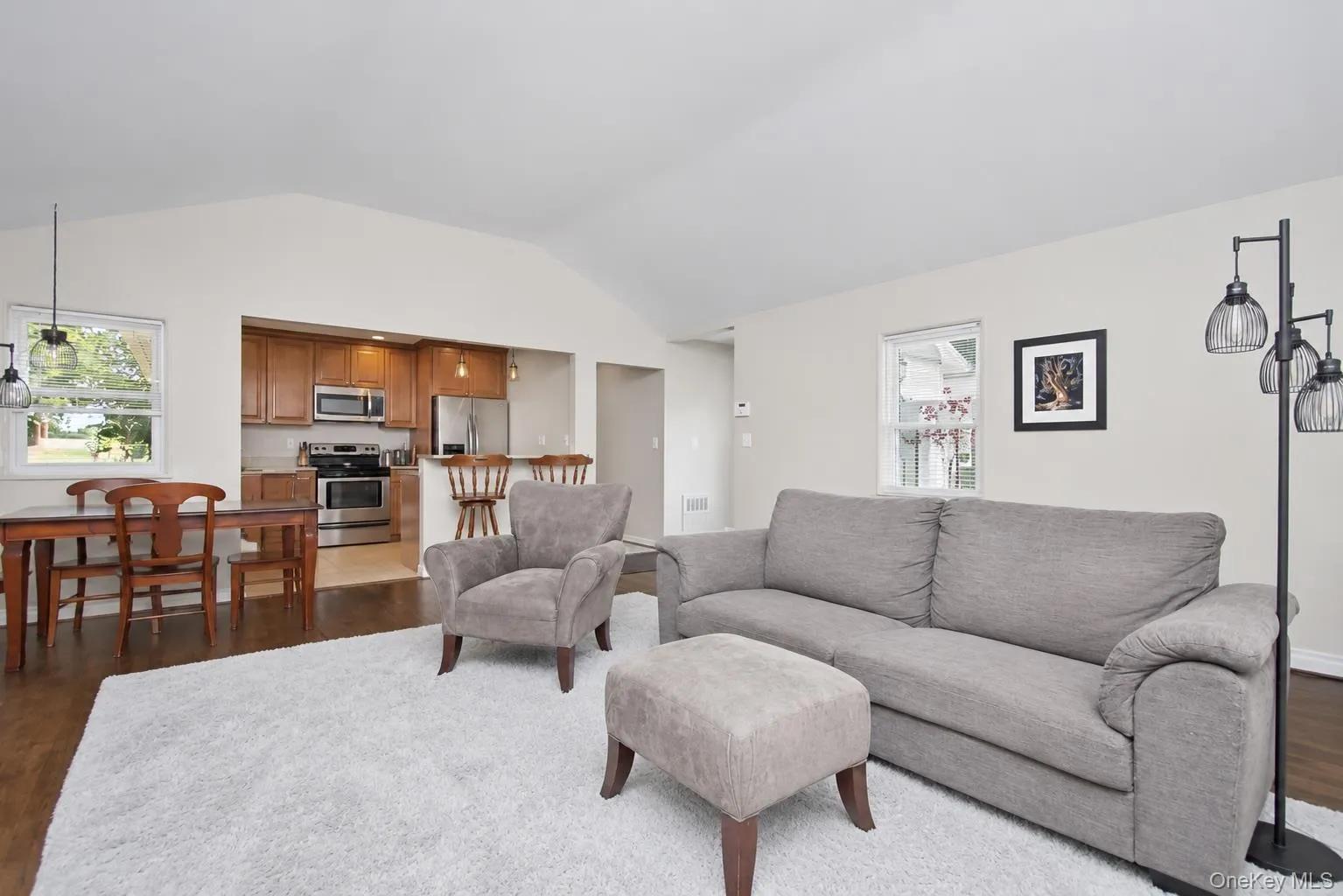 7 Tudor Place, Greenburgh, NY, 4 Bedrooms Bedrooms, 7 Rooms Rooms,1 BathroomBathrooms,Residential Lease,For Rent,Tudor,0,1008718 7 Tudor Place, Greenburgh, NY, 4 Bedrooms Bedrooms, 7 Rooms Rooms,1 BathroomBathrooms,Residential Lease,For Rent,Tudor,0,1008718