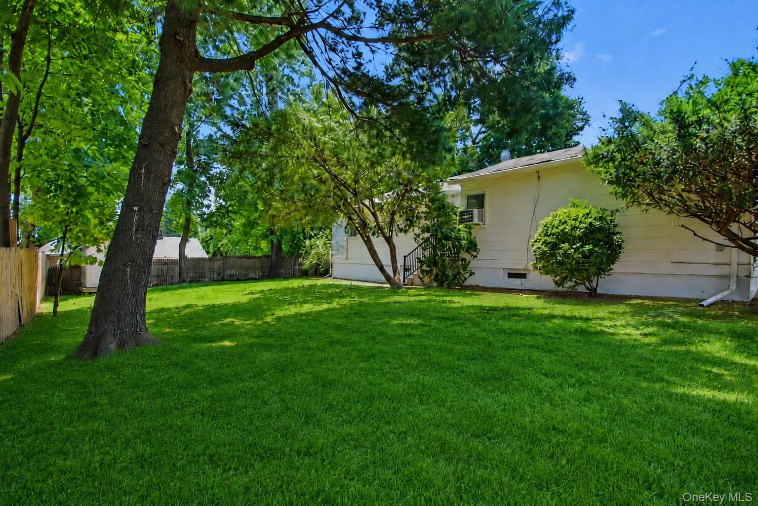 7 Tudor Place, Greenburgh, NY, 4 Bedrooms Bedrooms, 7 Rooms Rooms,1 BathroomBathrooms,Residential Lease,For Rent,Tudor,0,1008718 7 Tudor Place, Greenburgh, NY, 4 Bedrooms Bedrooms, 7 Rooms Rooms,1 BathroomBathrooms,Residential Lease,For Rent,Tudor,0,1008718