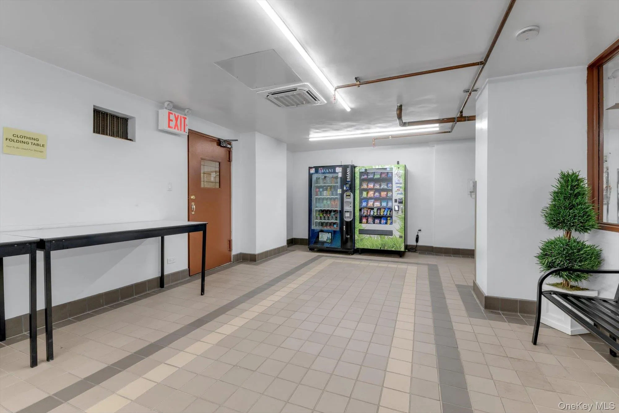 61-20 Grand Central Parkway, New York, NY, 1 Bedroom Bedrooms, 3 Rooms Rooms,1 BathroomBathrooms,Residential,For Rent,Grand Central,0,1008719 61-20 Grand Central Parkway, New York, NY, 1 Bedroom Bedrooms, 3 Rooms Rooms,1 BathroomBathrooms,Residential,For Rent,Grand Central,0,1008719