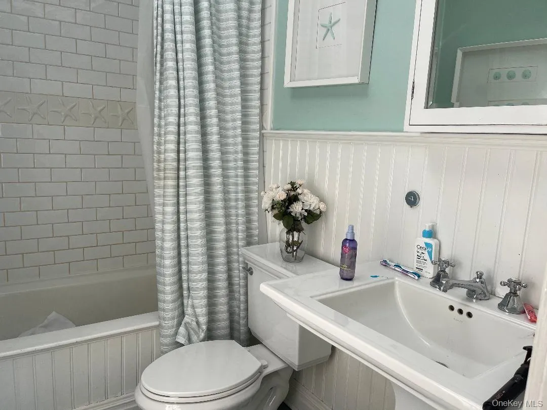 upstairs hall full bath upstairs hall full bath