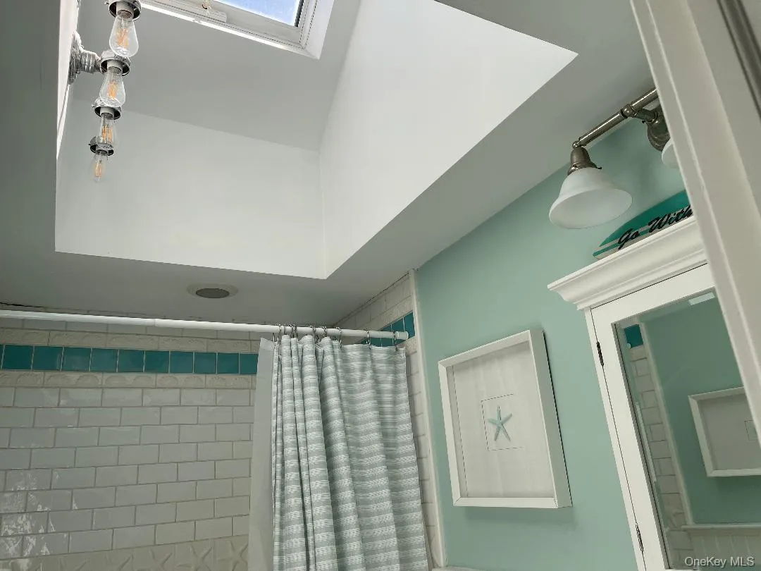 upstairs hall full bath upstairs hall full bath