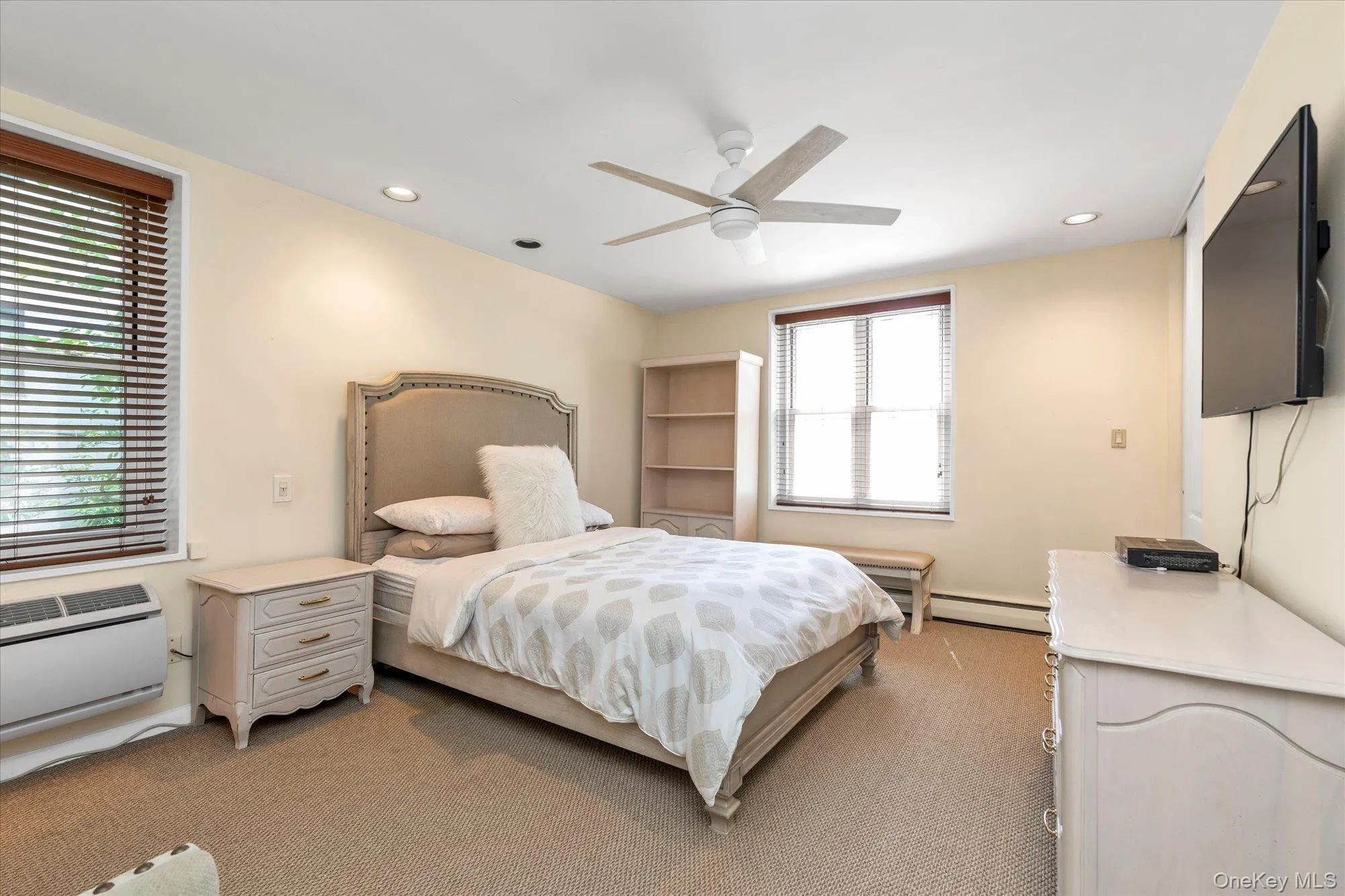 25 Canterbury Road, North Hempstead, NY, 2 Bedrooms Bedrooms, 5 Rooms Rooms,2 BathroomsBathrooms,Residential,For Rent,Canterbury,0,1008724 25 Canterbury Road, North Hempstead, NY, 2 Bedrooms Bedrooms, 5 Rooms Rooms,2 BathroomsBathrooms,Residential,For Rent,Canterbury,0,1008724