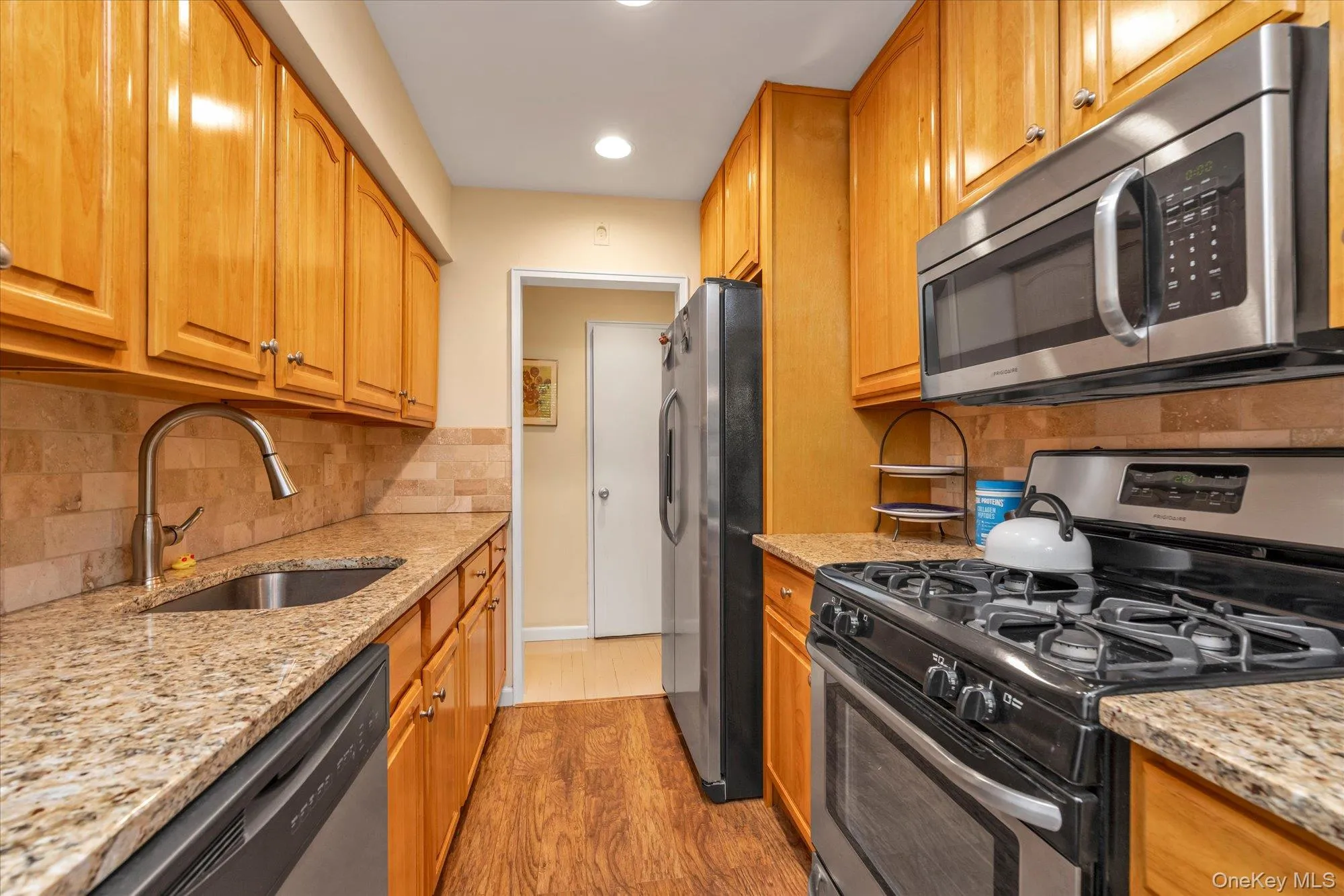 25 Canterbury Road, North Hempstead, NY, 2 Bedrooms Bedrooms, 5 Rooms Rooms,2 BathroomsBathrooms,Residential,For Rent,Canterbury,0,1008724 25 Canterbury Road, North Hempstead, NY, 2 Bedrooms Bedrooms, 5 Rooms Rooms,2 BathroomsBathrooms,Residential,For Rent,Canterbury,0,1008724