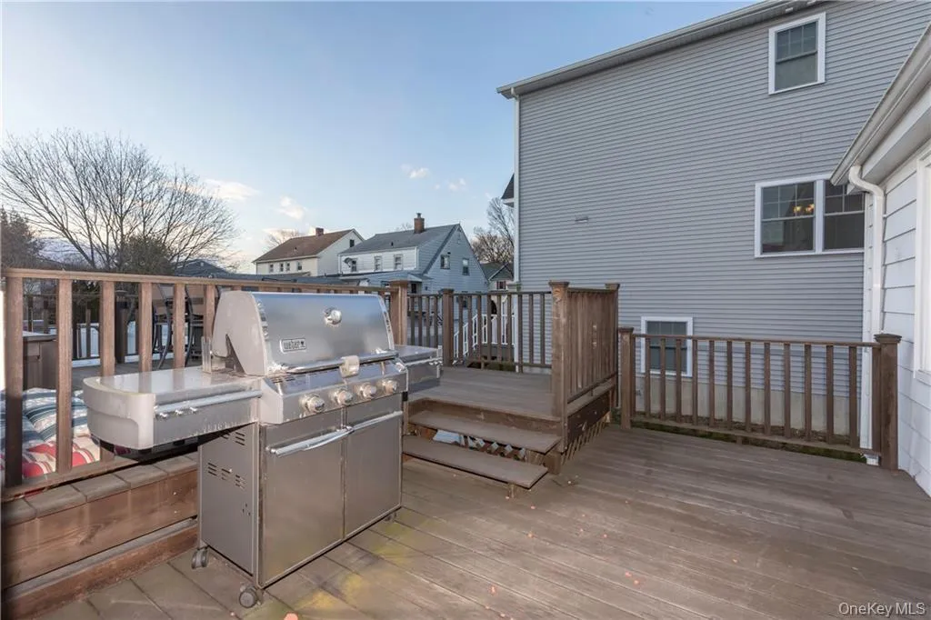 110 Ellsworth Avenue, Harrison, NY, 3 Bedrooms Bedrooms, 8 Rooms Rooms,2 BathroomsBathrooms,Residential Lease,For Rent,Ellsworth,0,1008727 110 Ellsworth Avenue, Harrison, NY, 3 Bedrooms Bedrooms, 8 Rooms Rooms,2 BathroomsBathrooms,Residential Lease,For Rent,Ellsworth,0,1008727