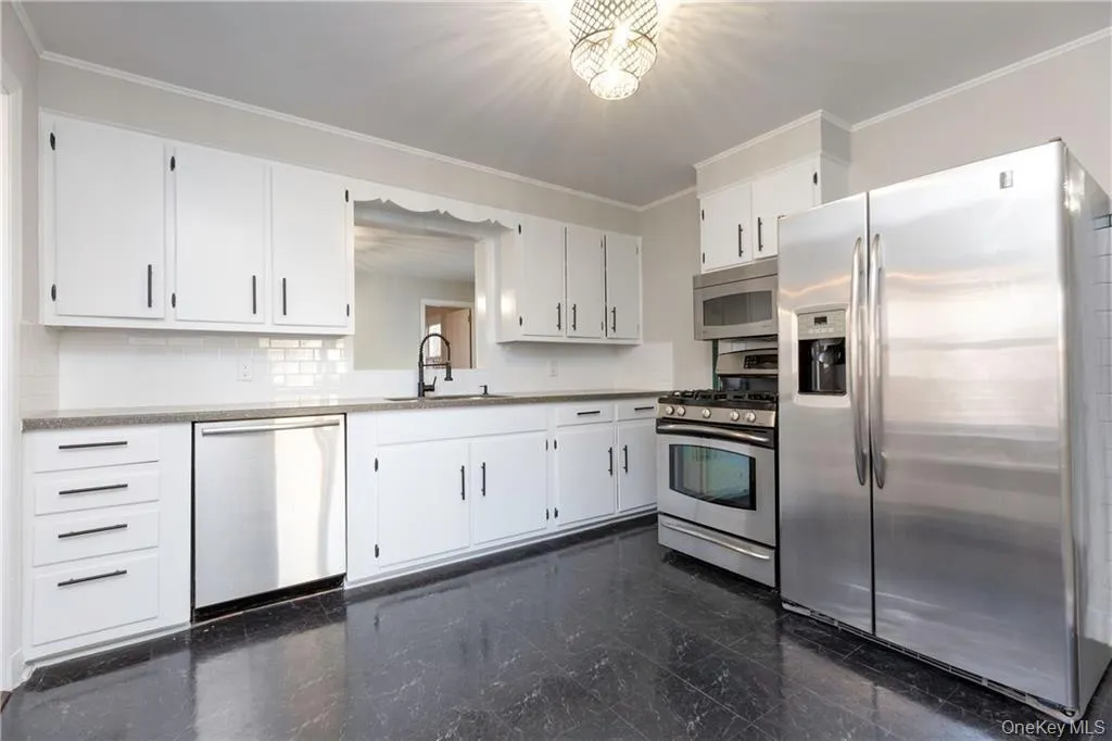 110 Ellsworth Avenue, Harrison, NY, 3 Bedrooms Bedrooms, 8 Rooms Rooms,2 BathroomsBathrooms,Residential Lease,For Rent,Ellsworth,0,1008727 110 Ellsworth Avenue, Harrison, NY, 3 Bedrooms Bedrooms, 8 Rooms Rooms,2 BathroomsBathrooms,Residential Lease,For Rent,Ellsworth,0,1008727